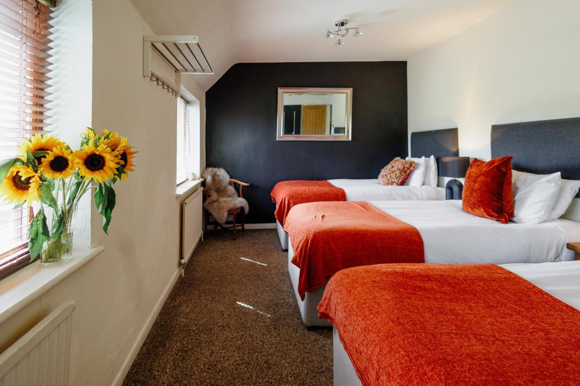 Holiday home The West Barn Near Bath, Sleeps 24 And 2 Hot Tubs *