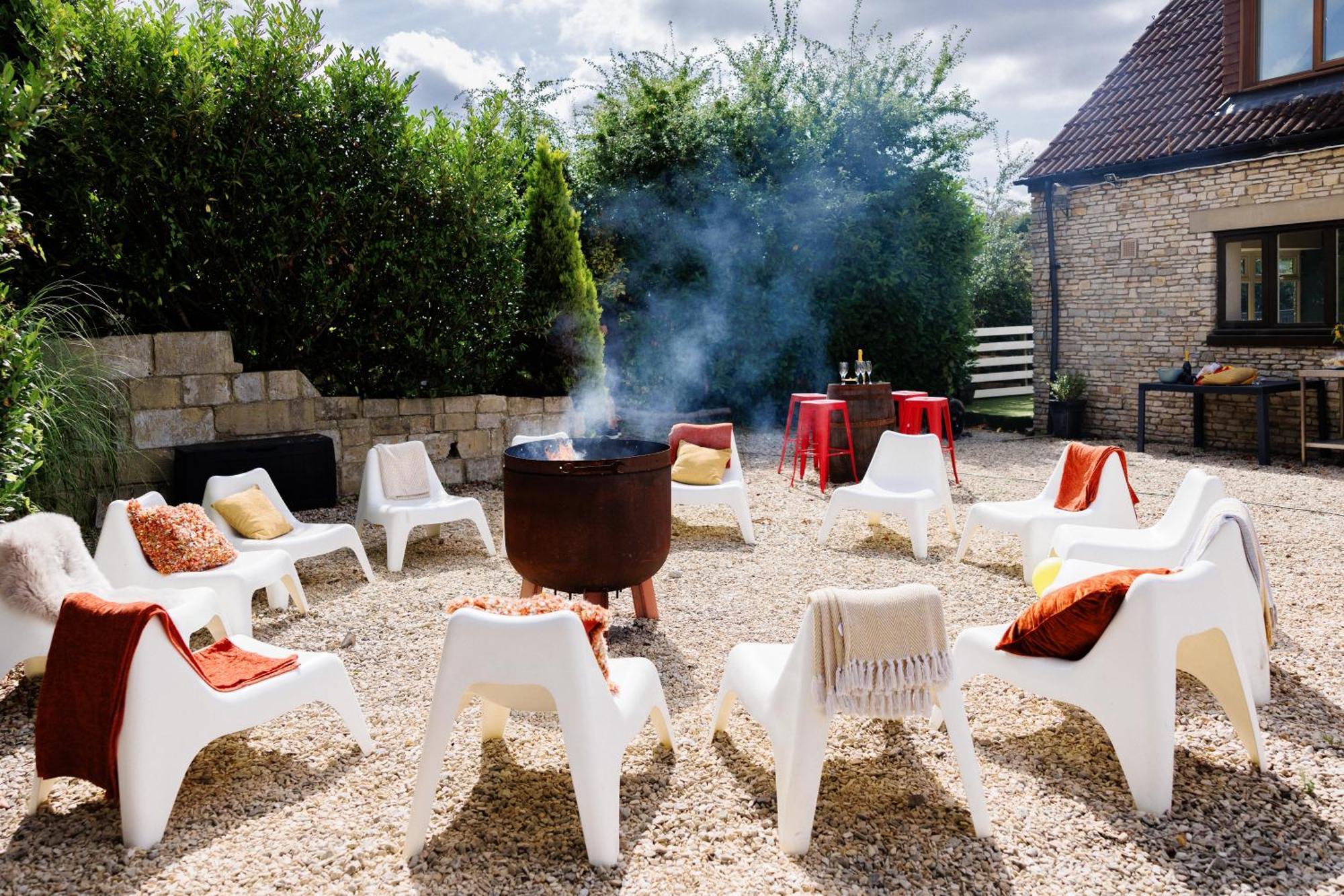 The West Barn Near Bath, Sleeps 24 And 2 Hot Tubs * Bristol