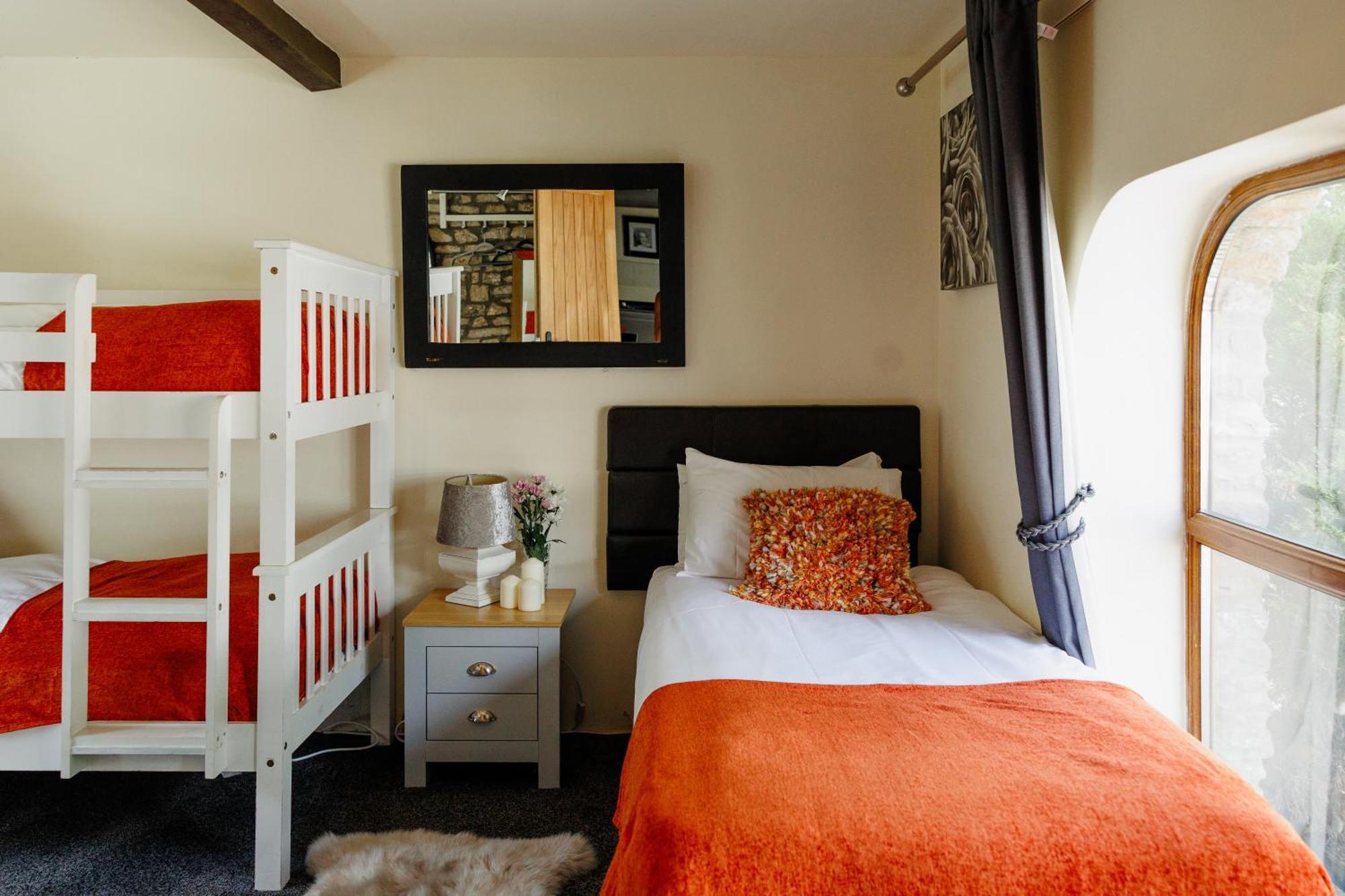Holiday home The West Barn Near Bath, Sleeps 24 And 2 Hot Tubs *