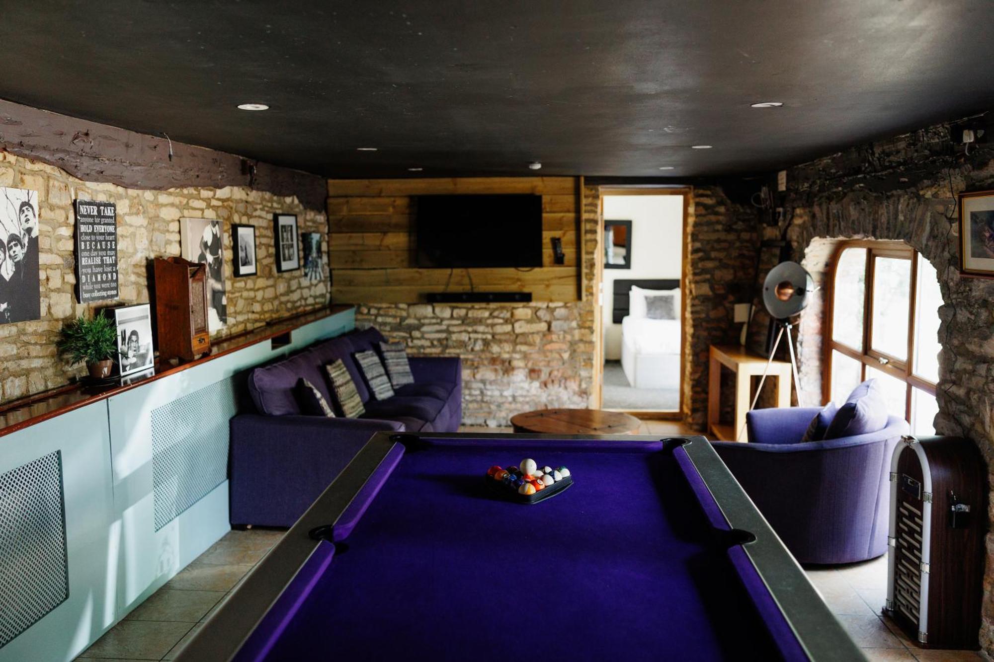 The West Barn Near Bath, Sleeps 24 And 2 Hot Tubs Bristol