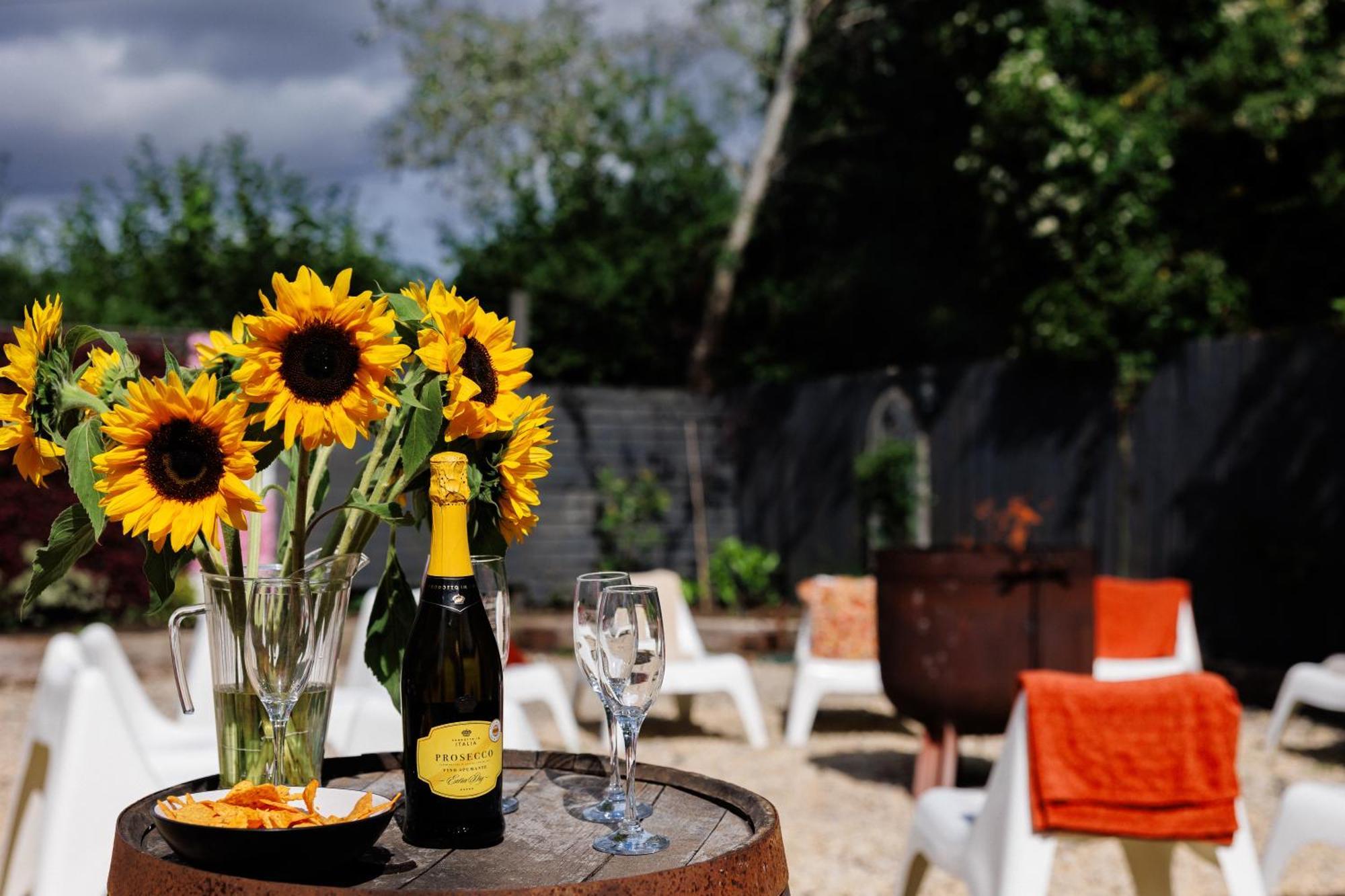 The West Barn Near Bath, Sleeps 24 And 2 Hot Tubs Holiday home Bristol