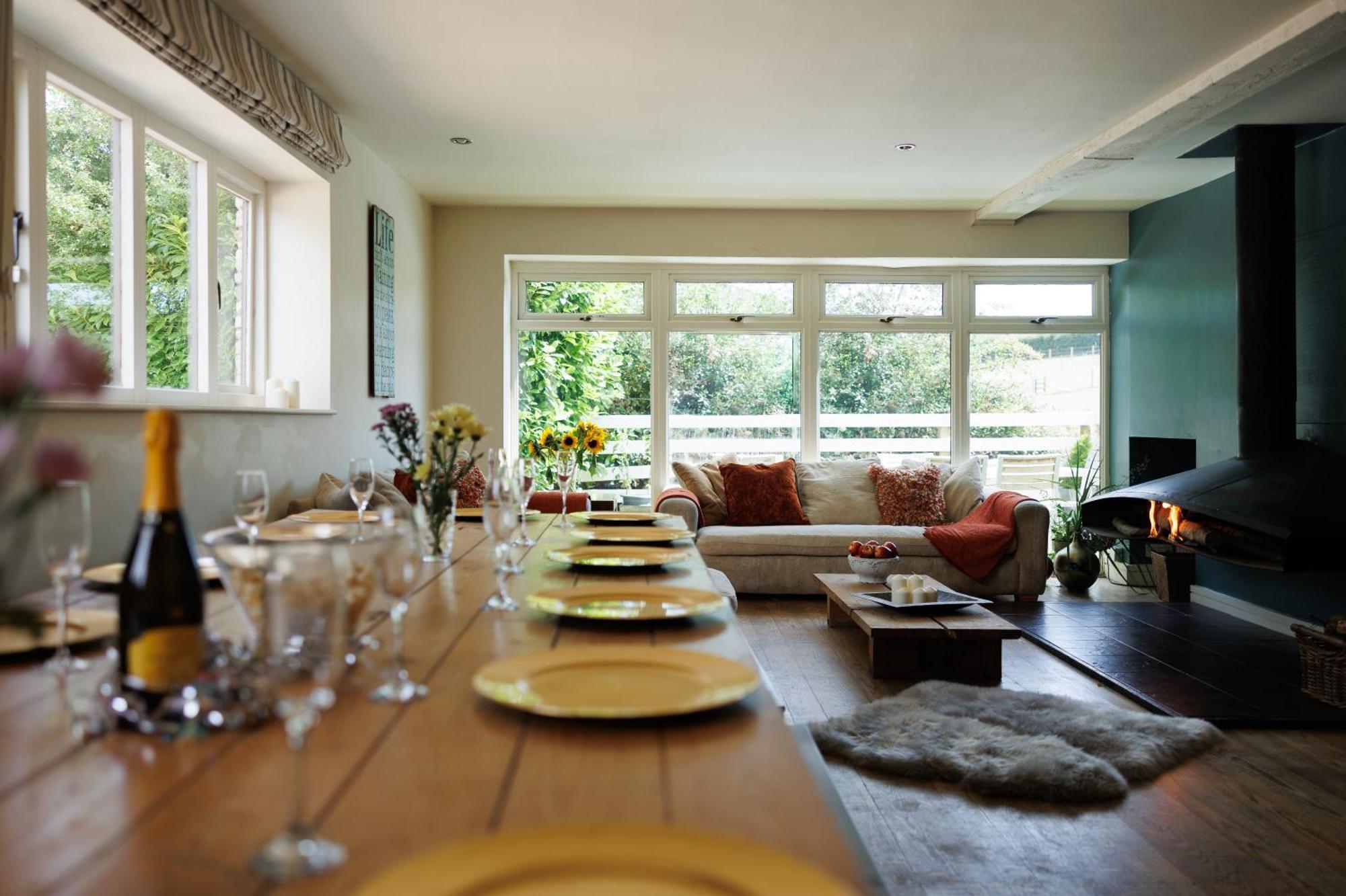 The West Barn Near Bath, Sleeps 24 And 2 Hot Tubs *