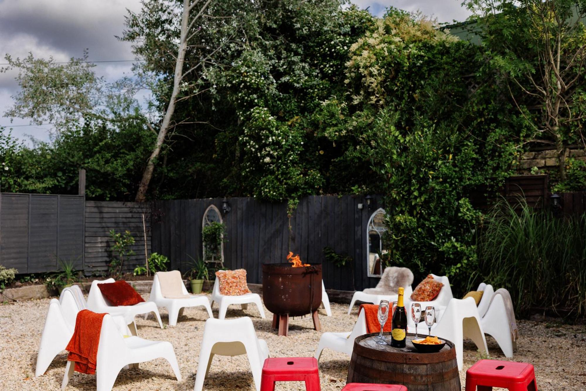 Holiday home The West Barn Near Bath, Sleeps 24 And 2 Hot Tubs