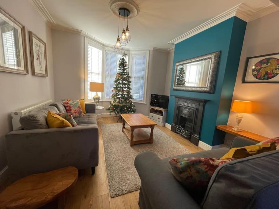 Gloucester Rd 2 Mins Away - Fab, New, Trendy House Bristol