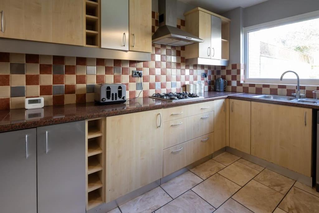 Apartment Cozy 3 Bed Garden House *