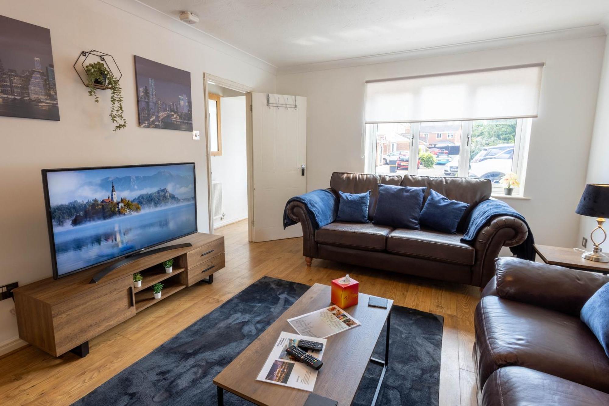 Stylish 3br House - Free Parking - Fast Wi-fi Holiday home