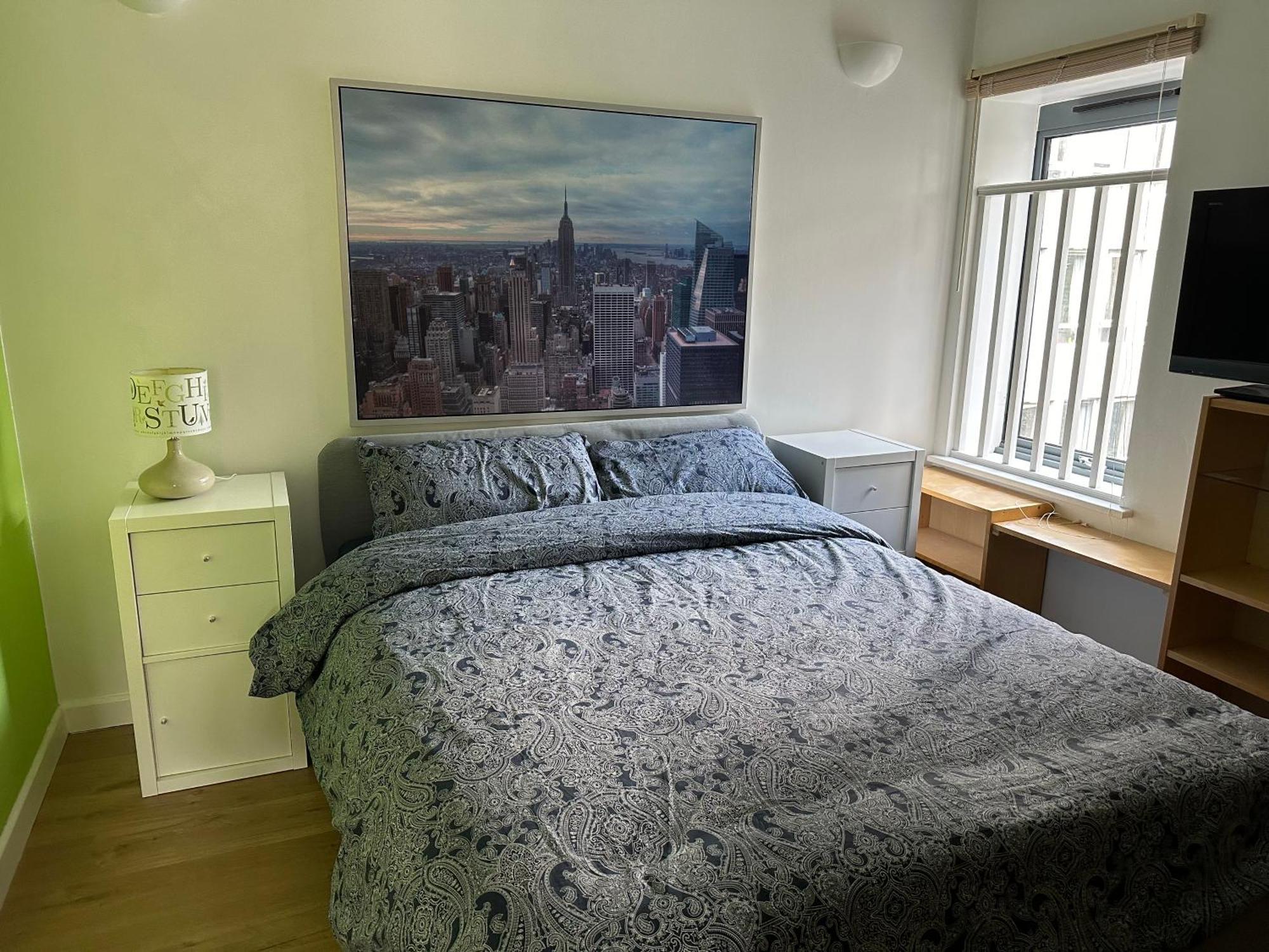 Stunning City Centre 4 Bedroom Penthouse - 2 Car Parking Spaces Bristol