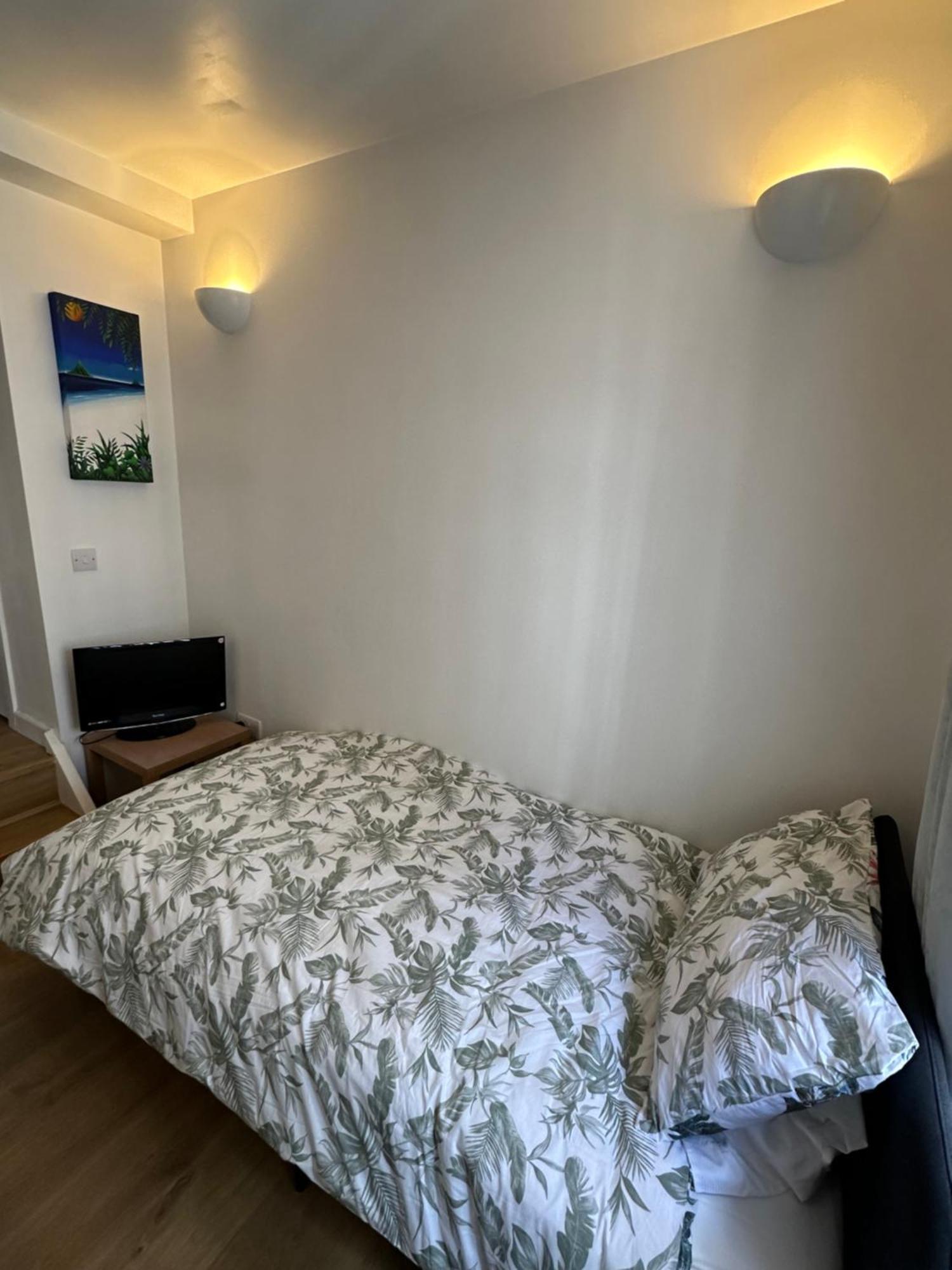 Apartment Stunning City Centre 4 Bedroom Penthouse - 2 Car Parking Spaces Bristol