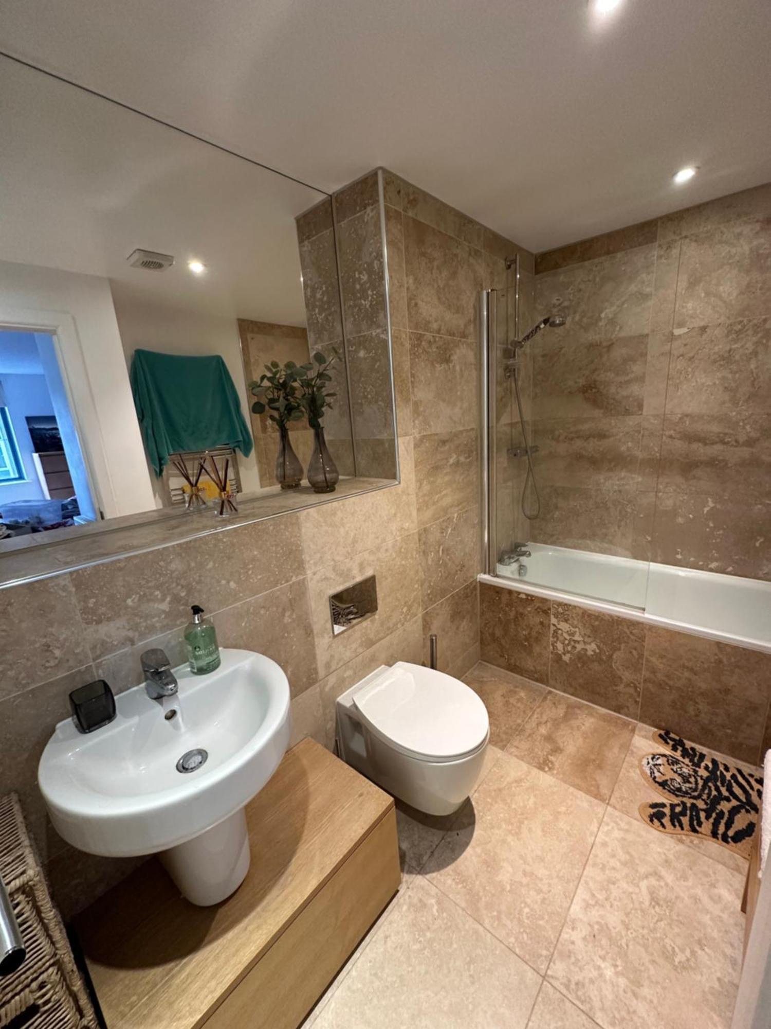 Apartment Stunning City Centre 4 Bedroom Penthouse - 2 Car Parking Spaces