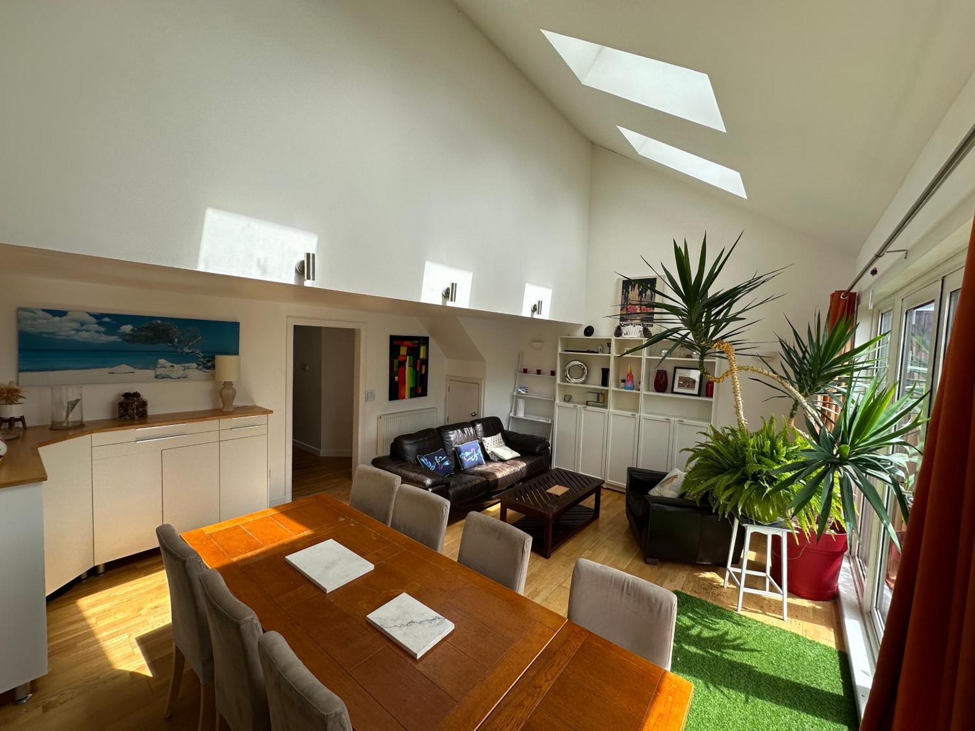Stunning City Centre 4 Bedroom Penthouse - 2 Car Parking Spaces Apartment Bristol