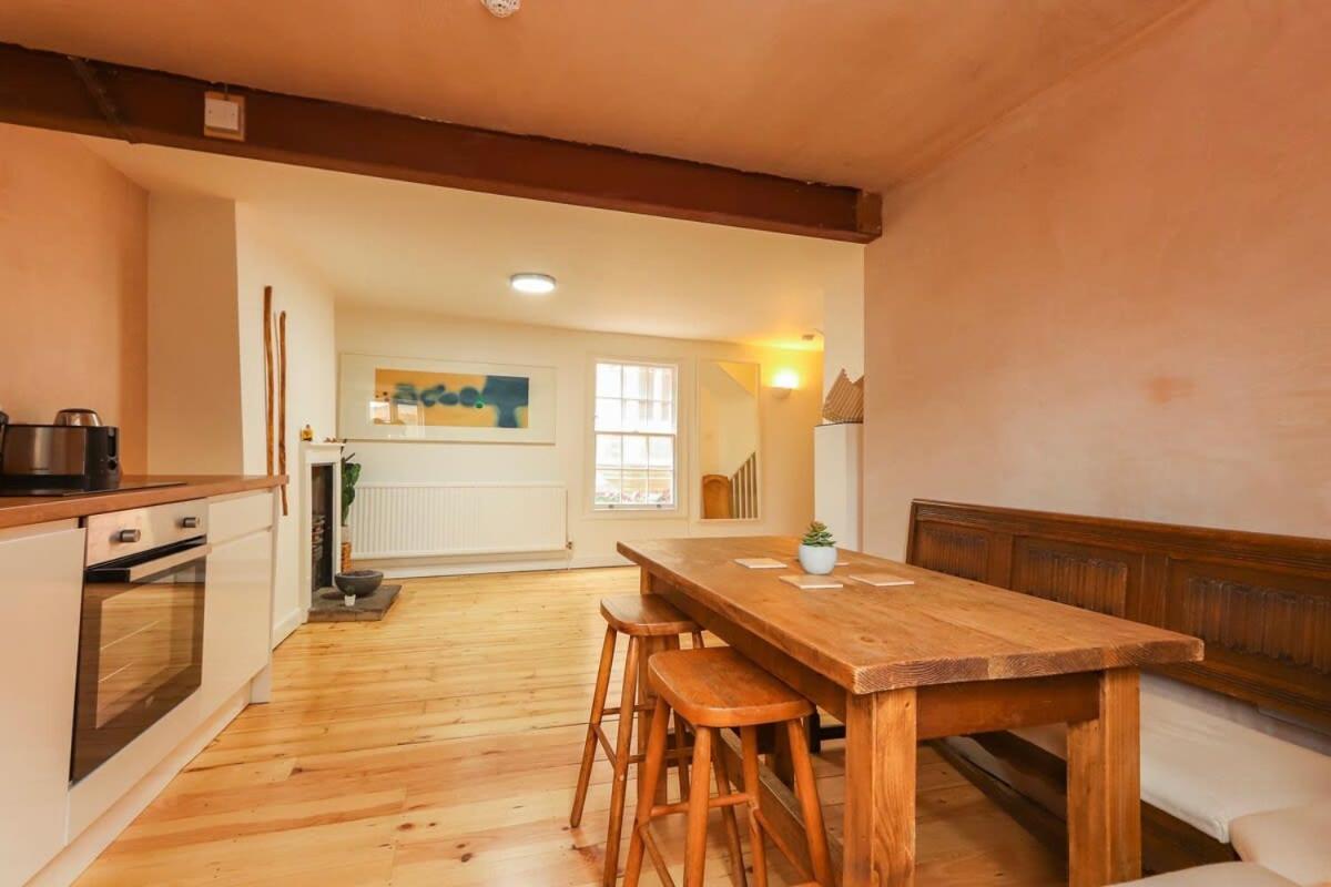 Christmas Steps Quirky 2 Bed - Hopewell Holiday home Bristol