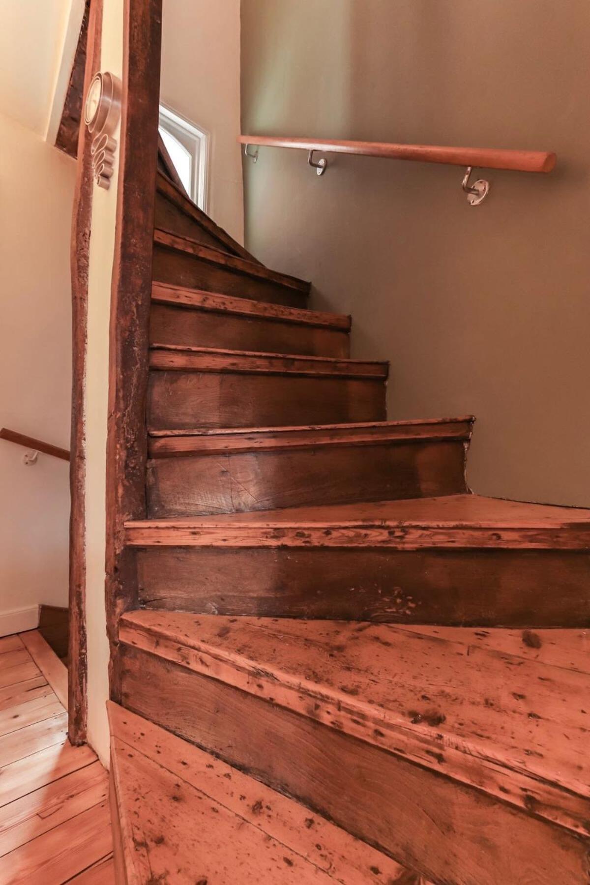 Christmas Steps Quirky 2 Bed - Hopewell