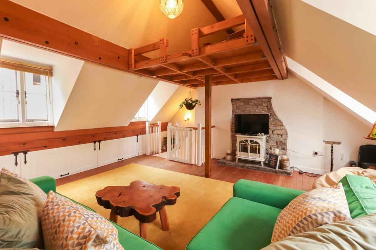 Christmas Steps Quirky 2 Bed - Hopewell Holiday home