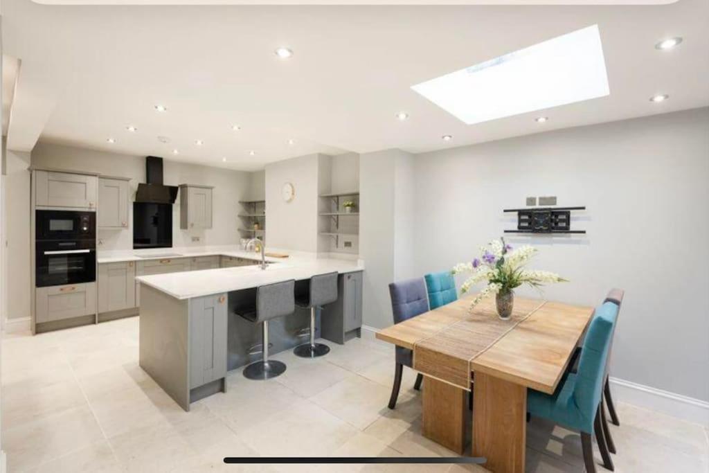 Three Storey Clifton Town House *