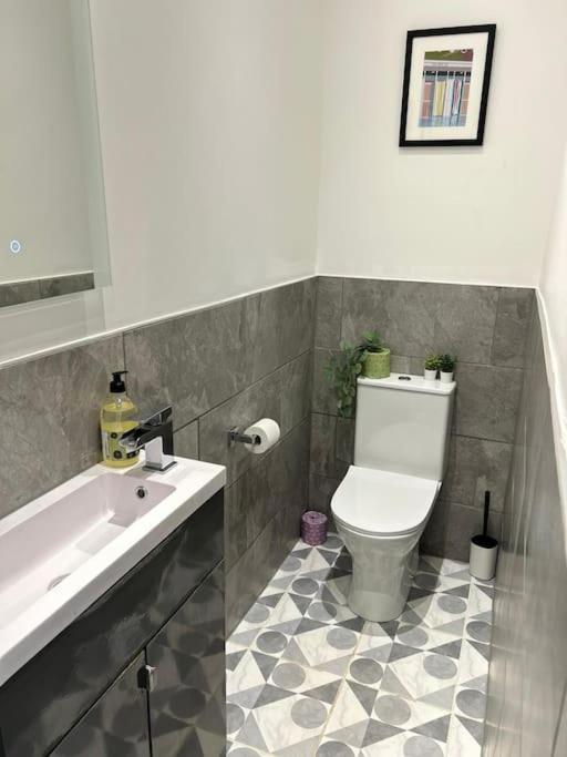Three Storey Clifton Town House *