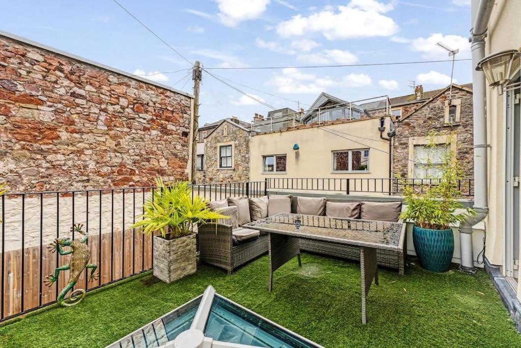Three Storey Clifton Town House