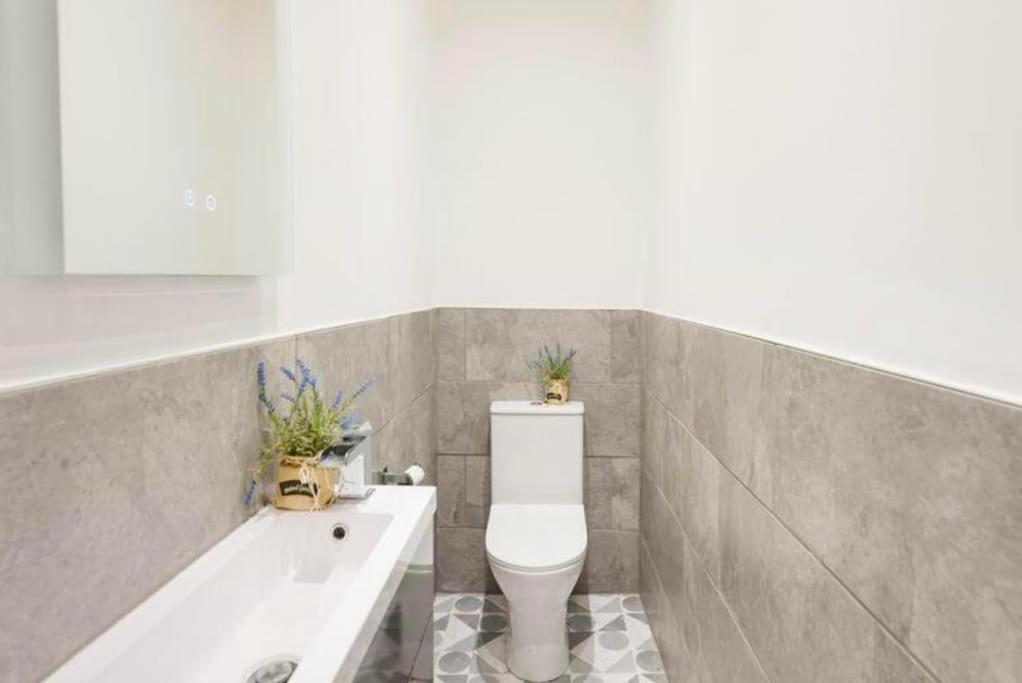 Holiday home Three Storey Clifton Town House *