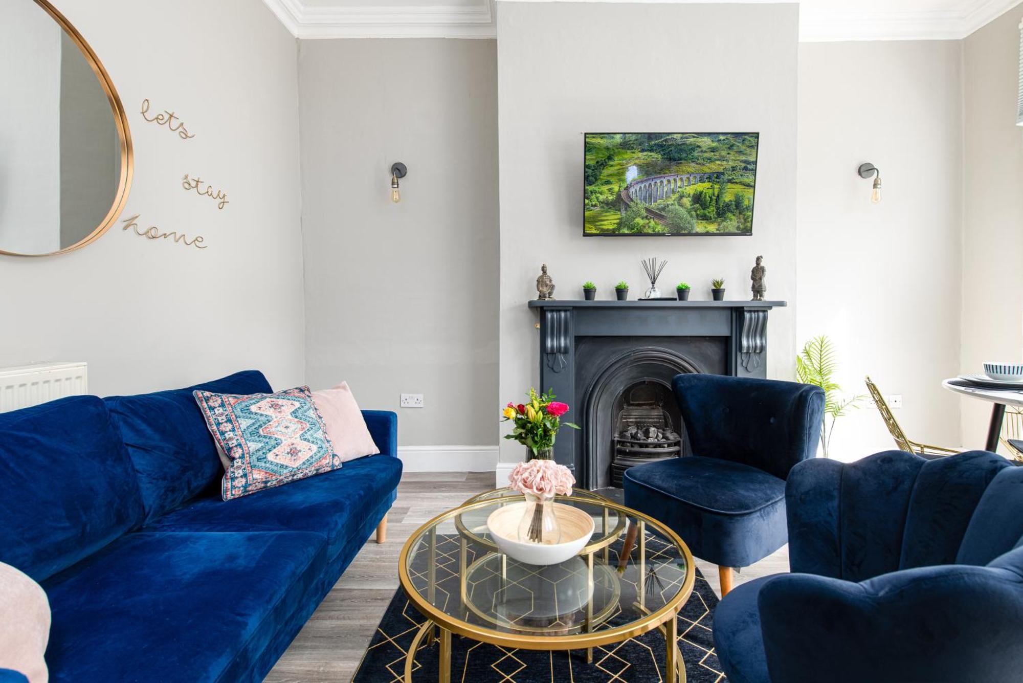 Flat-2bed-free Parking-by Fabaccommodation Apartment *
