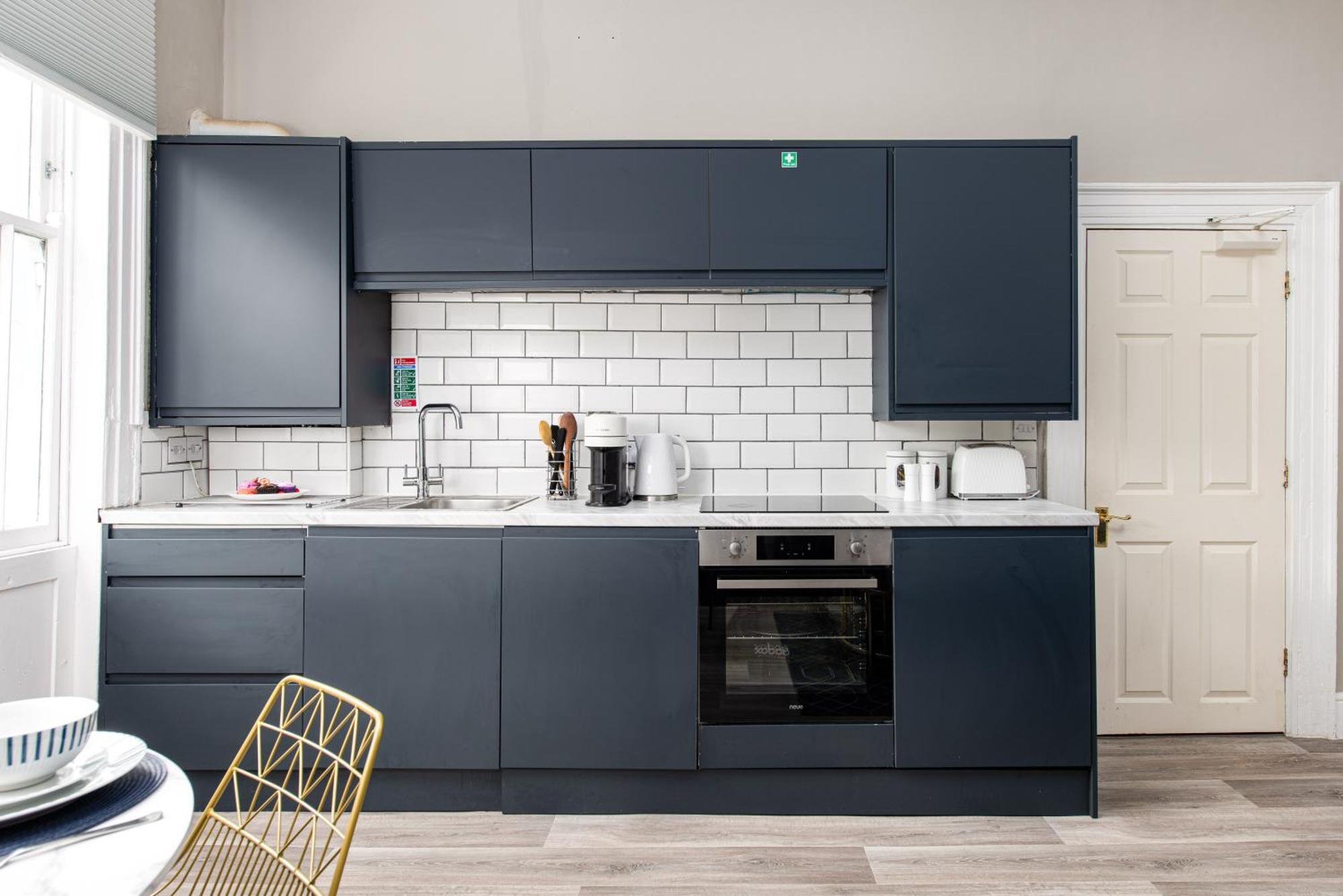 Apartment Flat-2bed-free Parking-by Fabaccommodation *