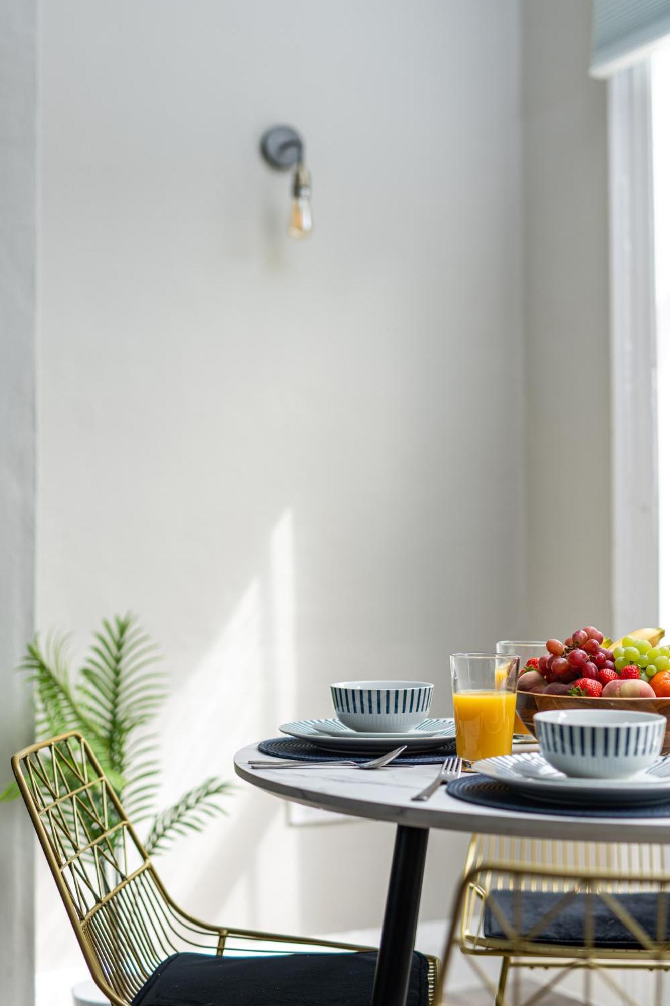 Flat-2bed-free Parking-by Fabaccommodation *