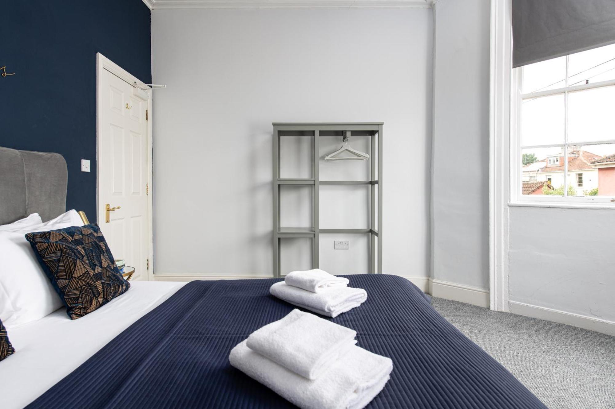 Flat-2bed-free Parking-by Fabaccommodation Bristol