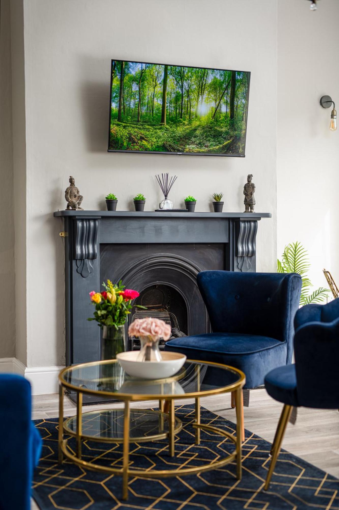 Flat-2bed-free Parking-by Fabaccommodation