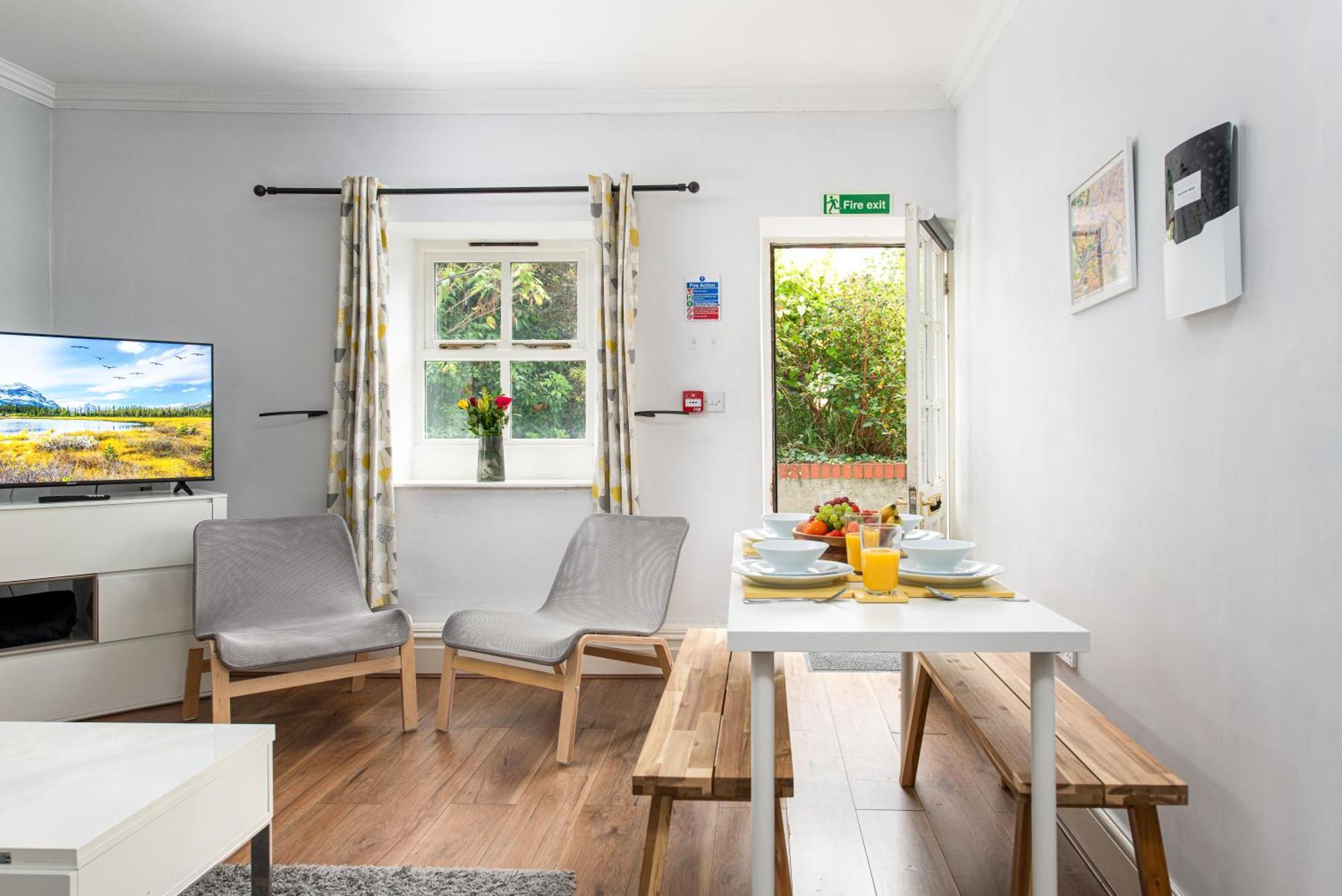 Flat-2bed-free Parking-by Fabaccommodation Bristol