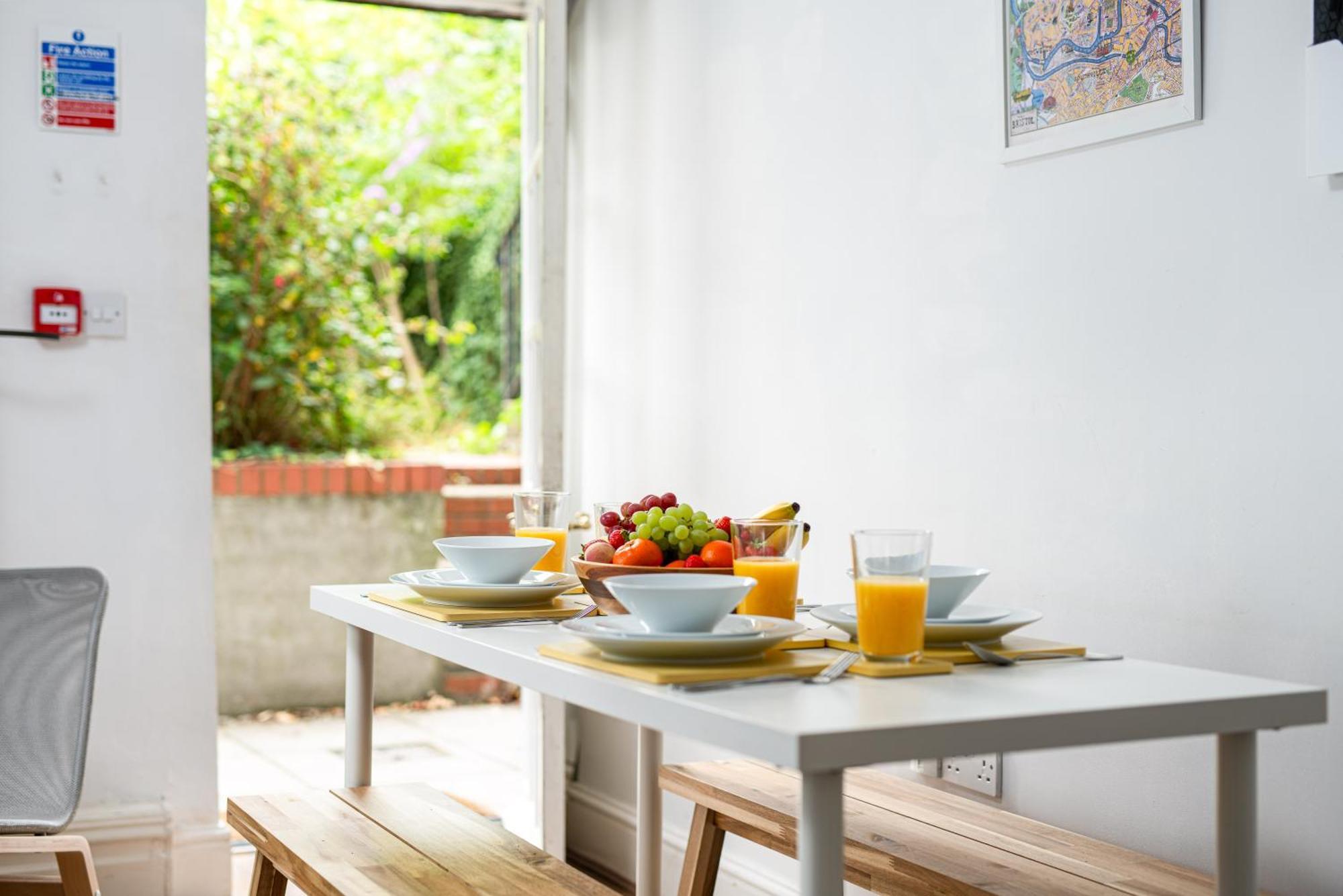 Apartment Flat-2bed-free Parking-by Fabaccommodation Bristol