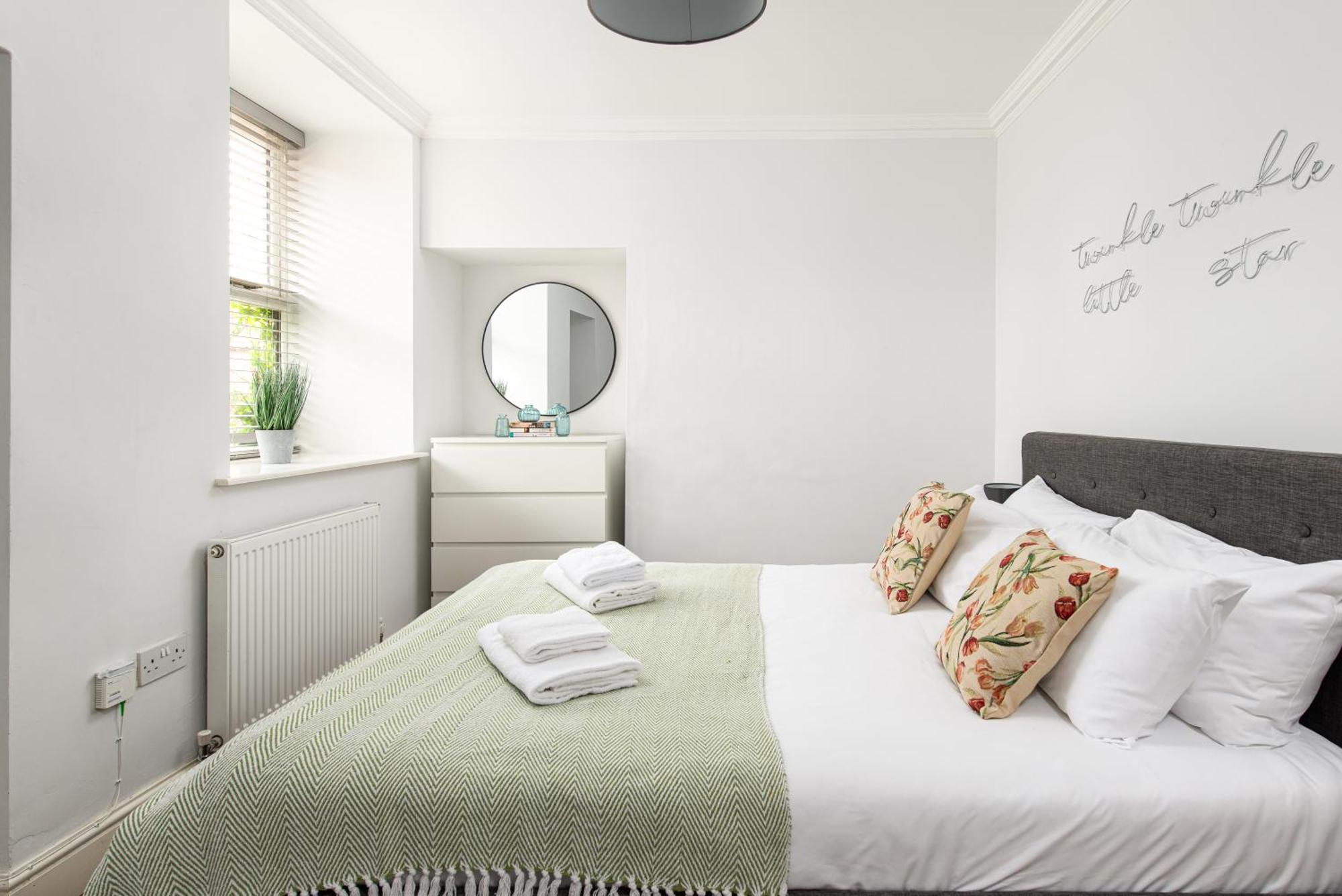Apartment Flat-2bed-free Parking-by Fabaccommodation Bristol