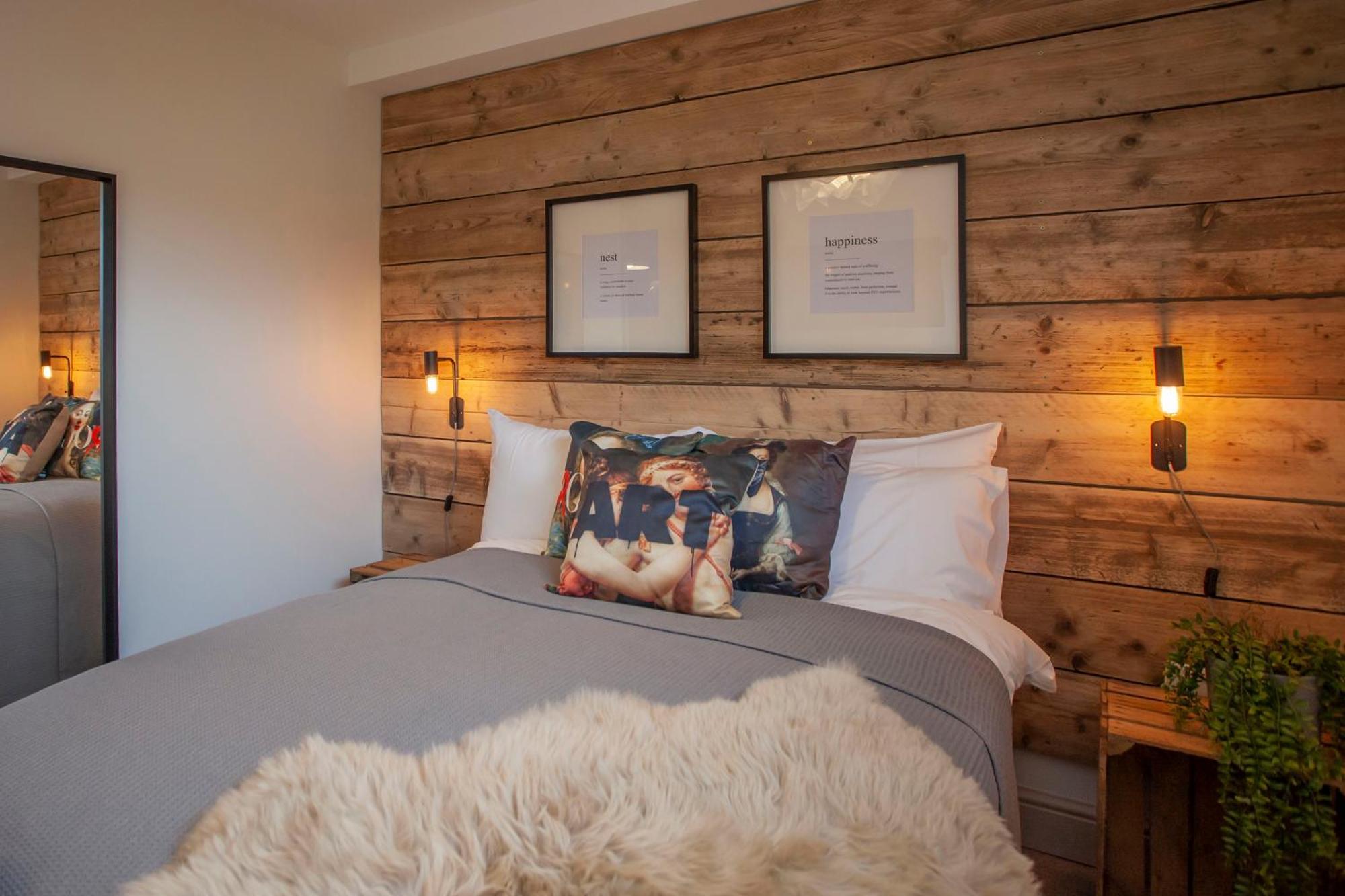 Higgihaus Cabot Mews #25 Fantastic *