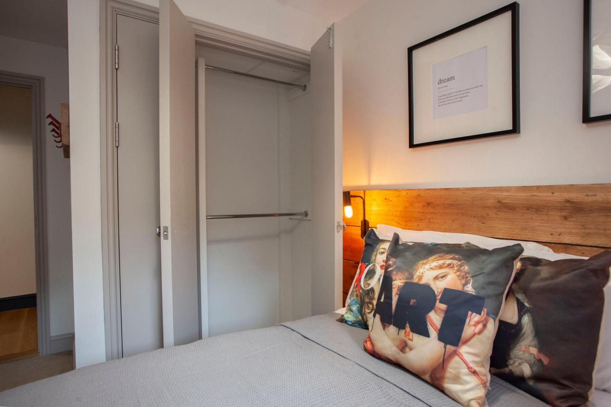 Higgihaus Cabot Mews #25 Fantastic * Bristol