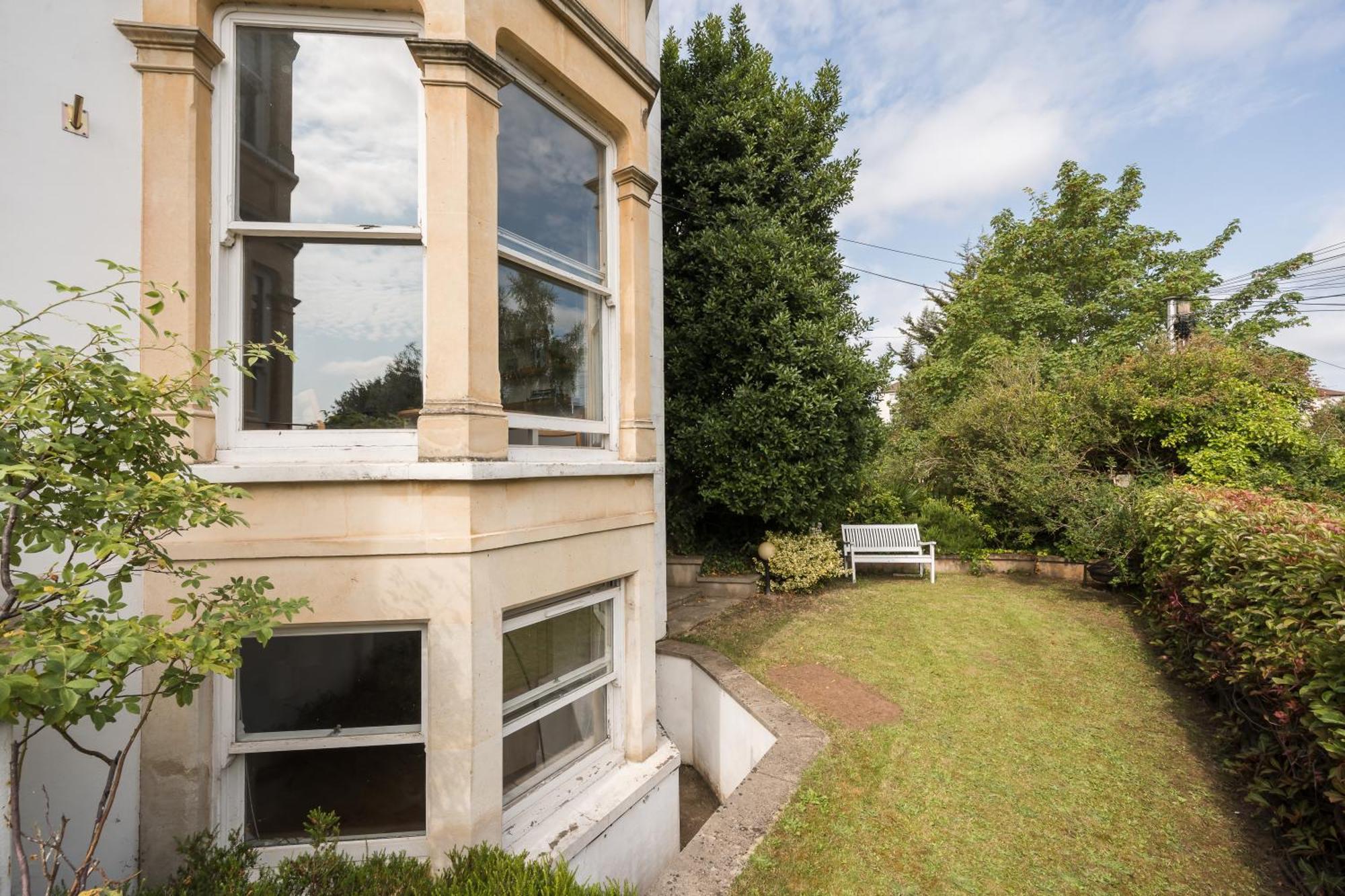 Luxurious Victorian In Charming Cotham Villa *