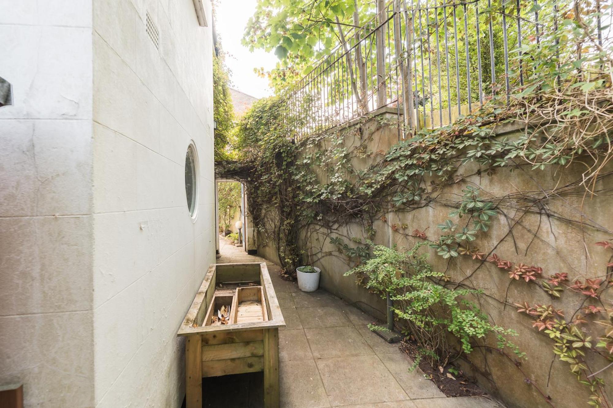 Luxurious Victorian In Charming Cotham Villa Bristol
