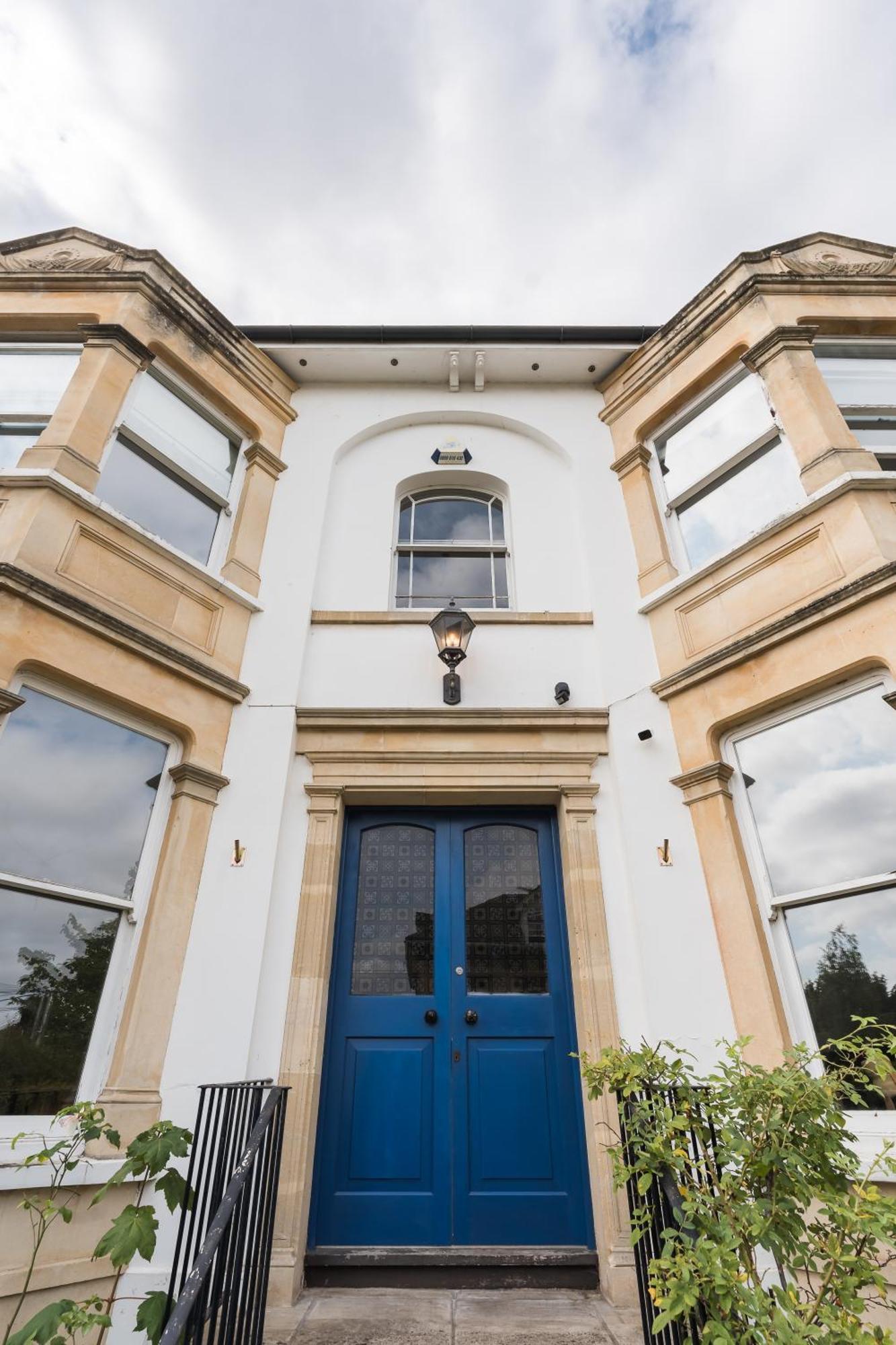 Luxurious Victorian In Charming Cotham Bristol