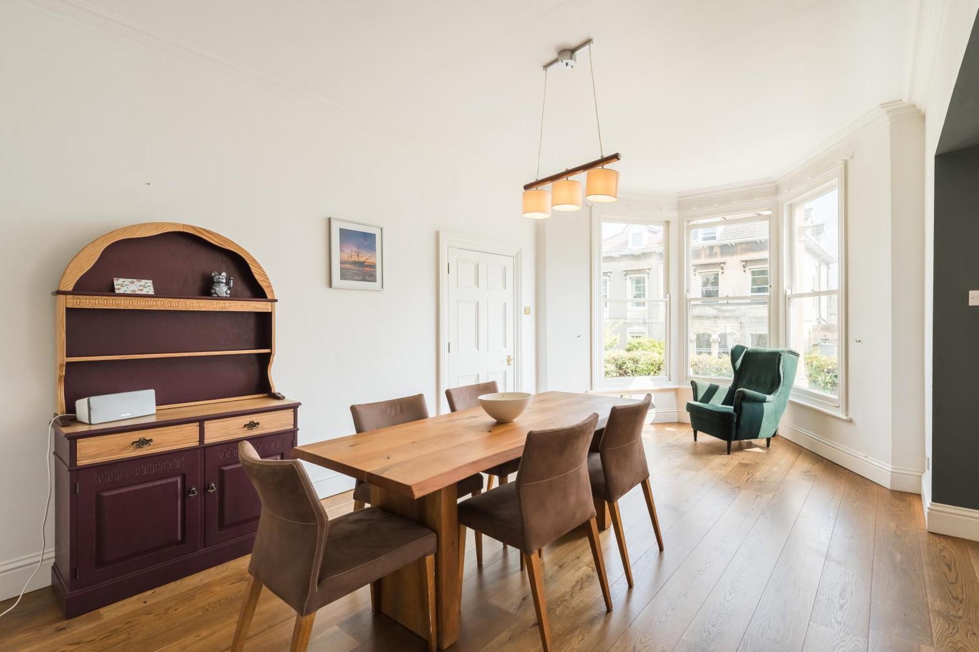Luxurious Victorian In Charming Cotham Villa *