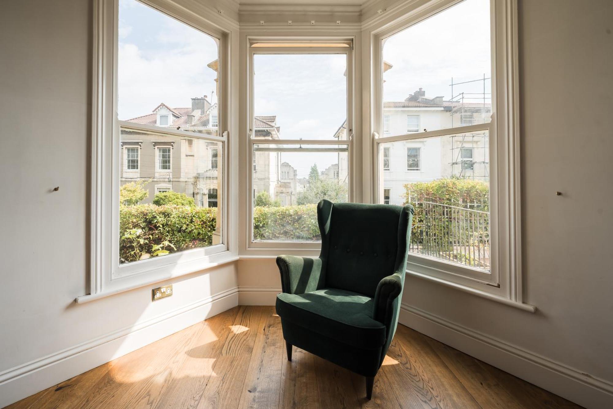 Luxurious Victorian In Charming Cotham *