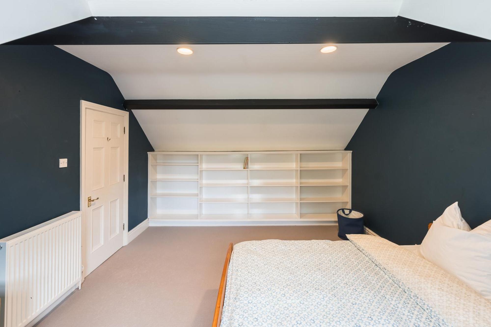 Luxurious Victorian In Charming Cotham *