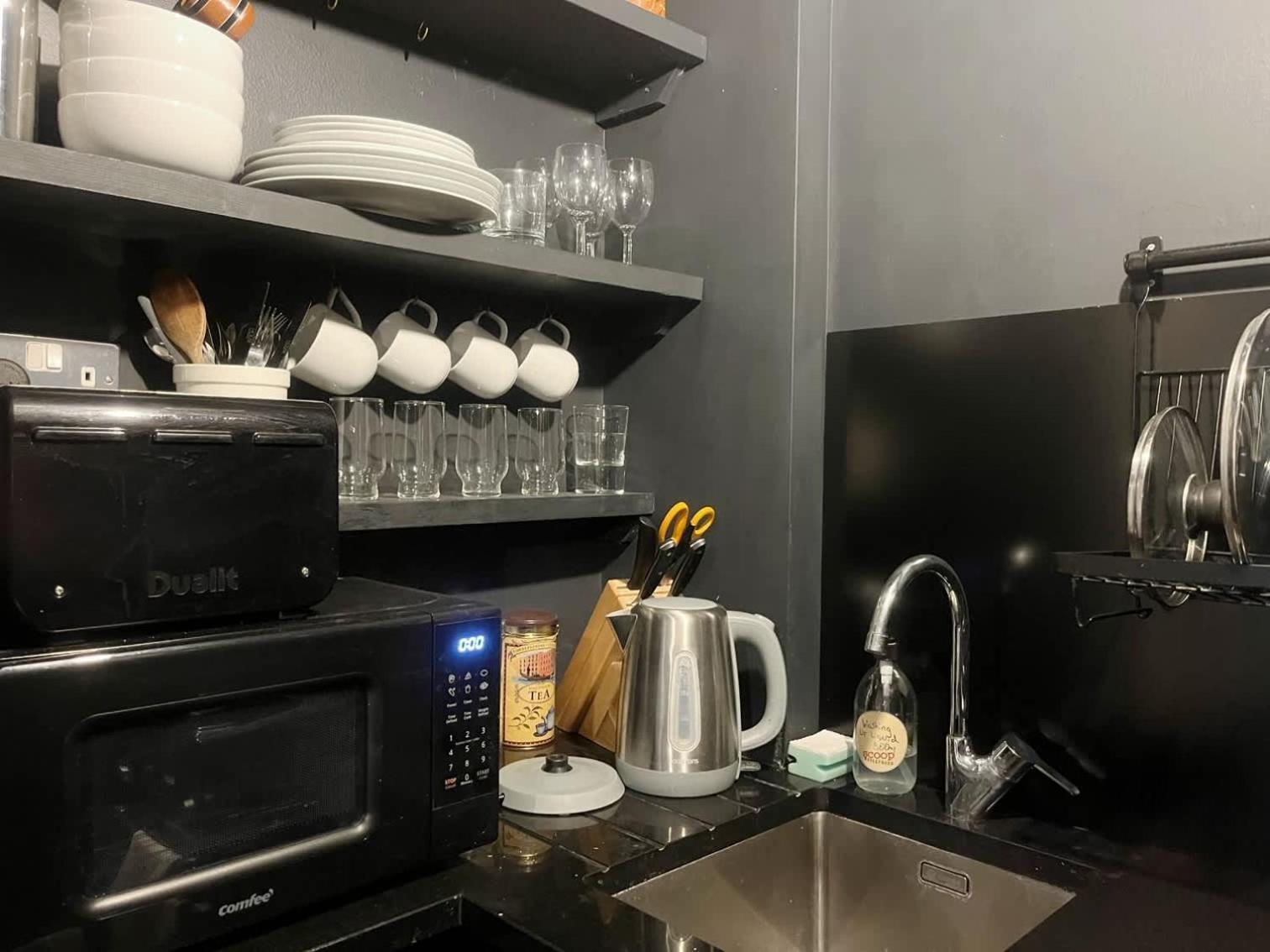 Apartment One Bedroom Basement Flat In Canynge Square *