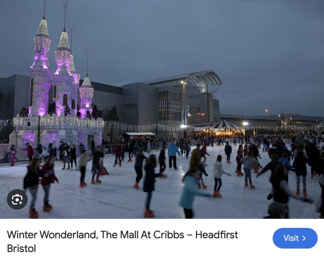 Family Near Cribbs Causeway And The Wave, Just 2 Minutes From Airbus And Rolls Royce