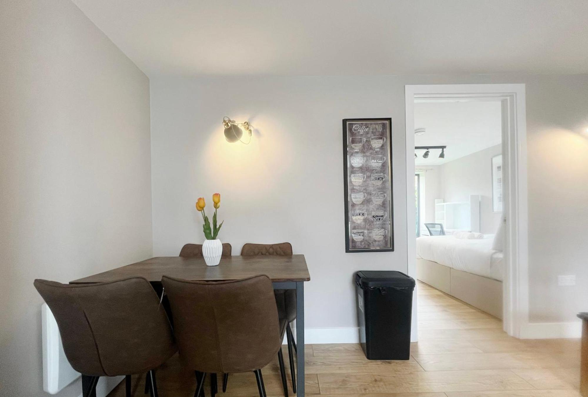 Three Bedroom Flat In Gloucester Road North With Parking Apartment Bristol