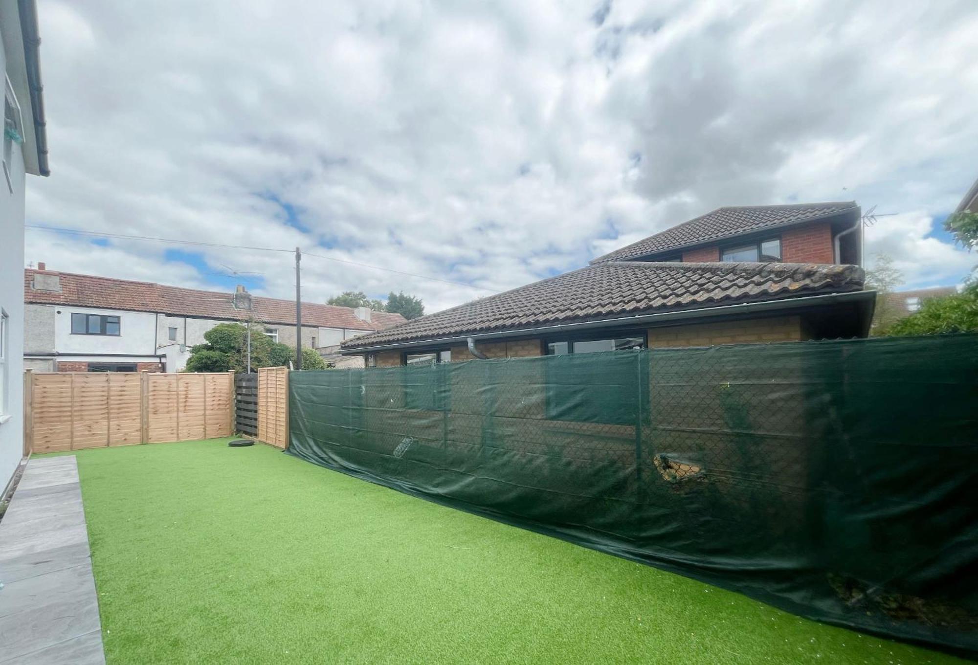 Three Bedroom Flat In Gloucester Road North With Parking Apartment Bristol