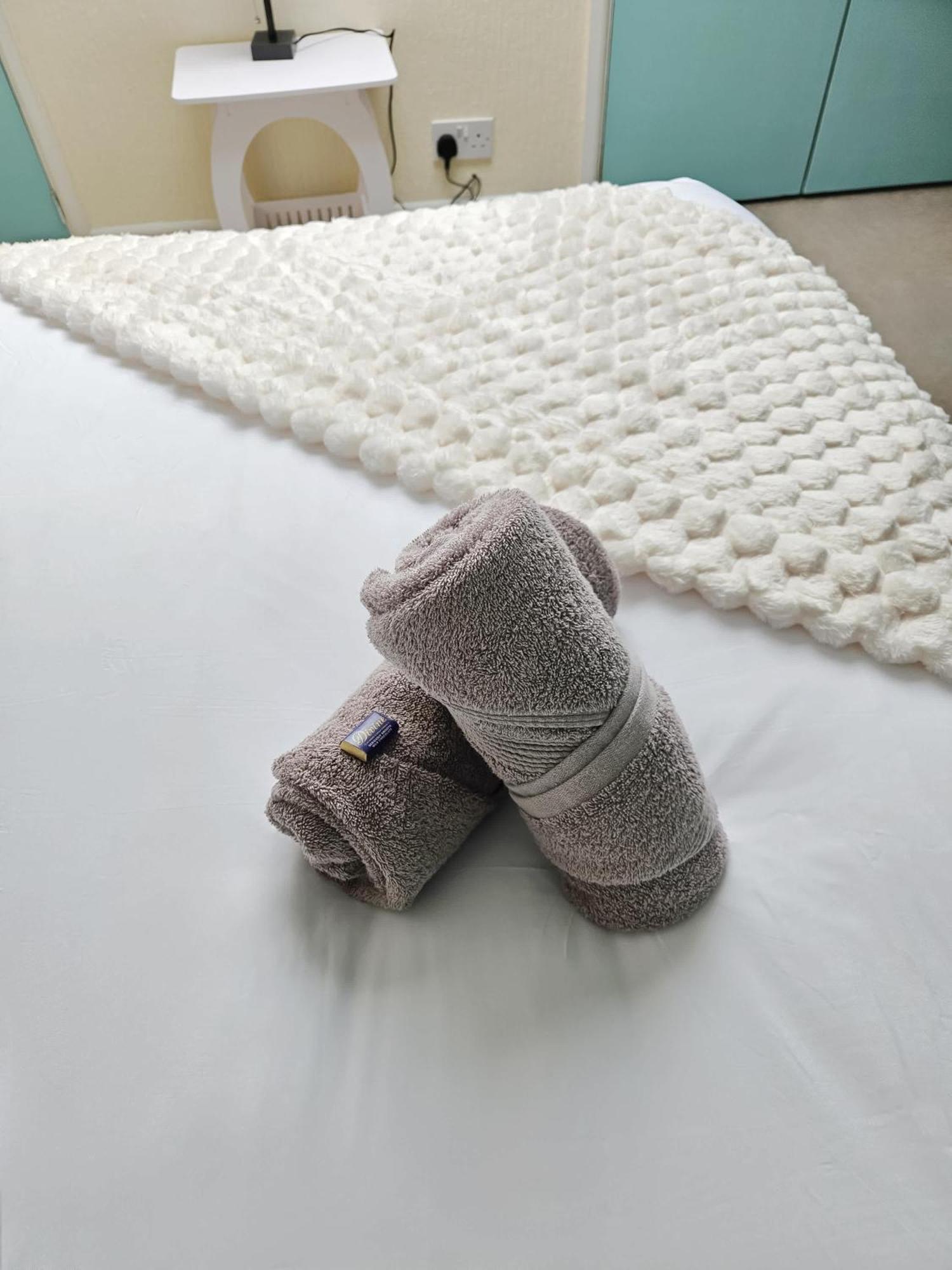 Spacious 5-bed With Parking,wifi & Self Check-in * Bristol