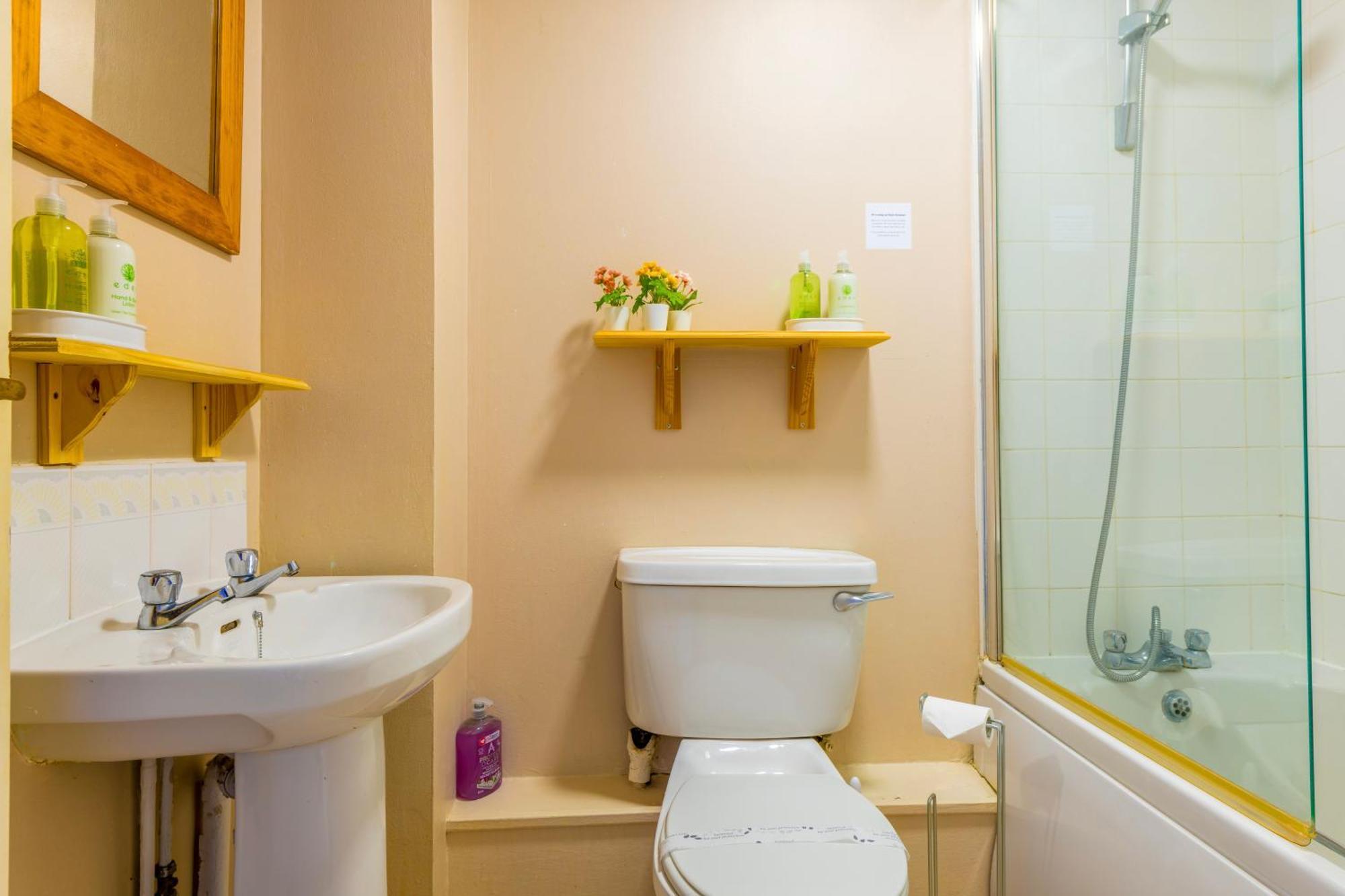 Temple Wall - Families, Contractors - Free Parking By Prescott Apartments Holiday home *