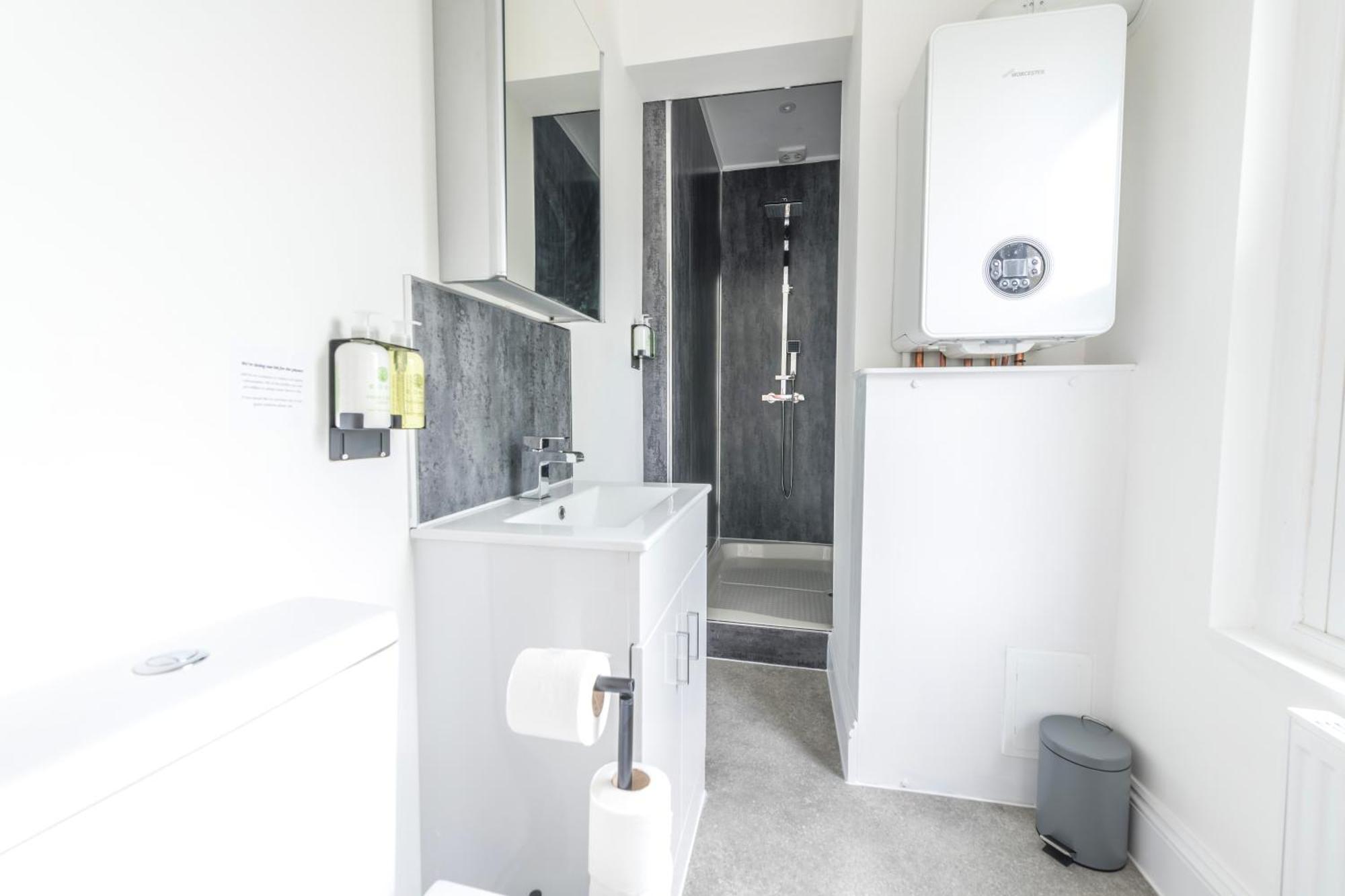 Apartment Unique Skyfall With Free Parking For Families & Business By Prescott Apartments