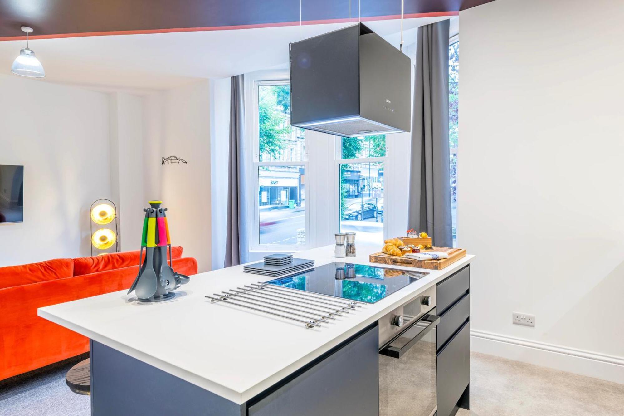 Apartment Unique Silverstone With Free Parking By Prescott