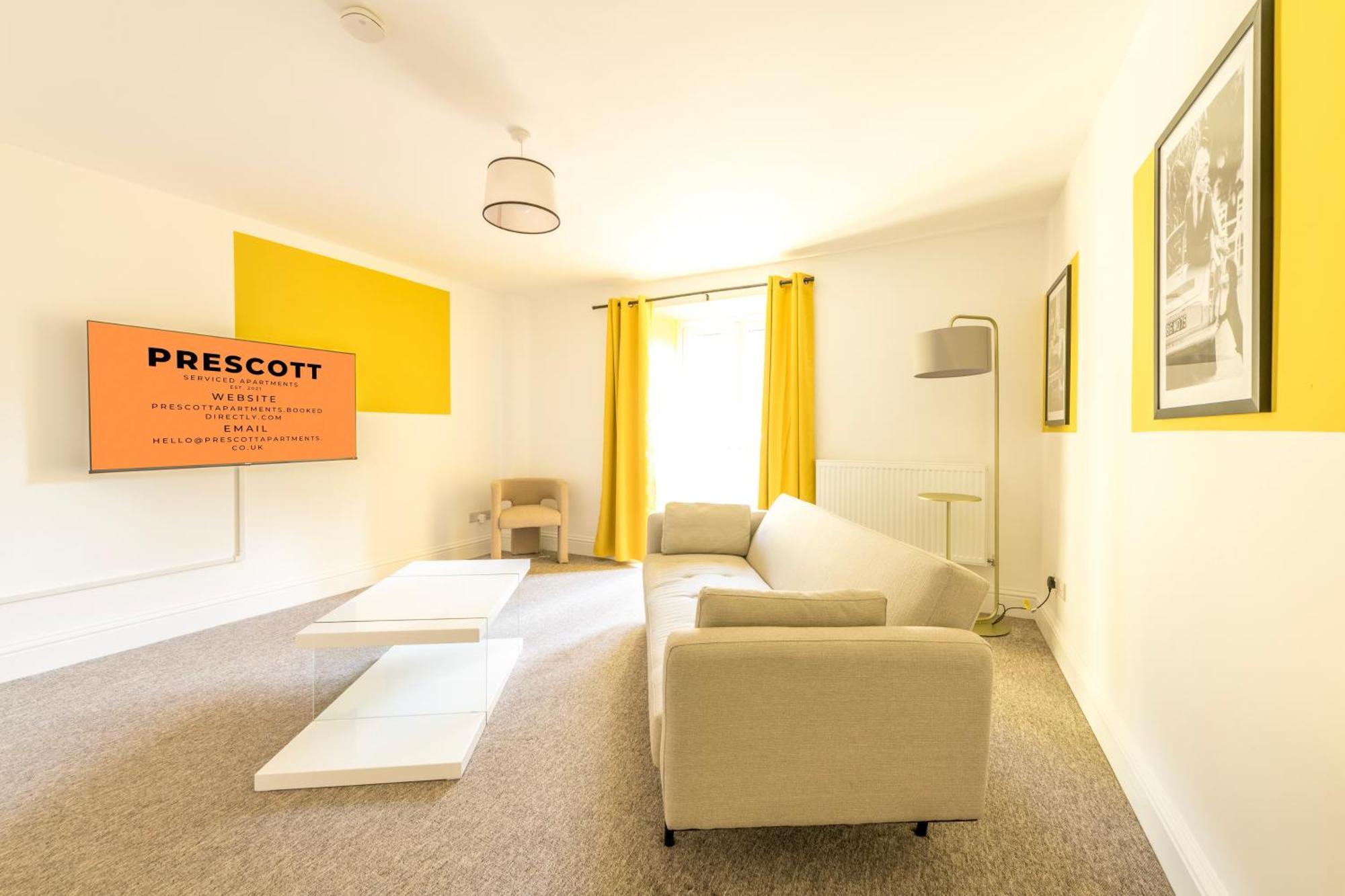 Breakfast At Tiffany's Theme With Free Parking By Prescott Apartment Bristol