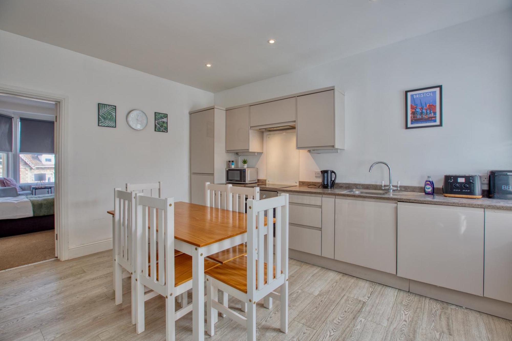 Modern Centre Retreat By Hinkley Homes Apartment