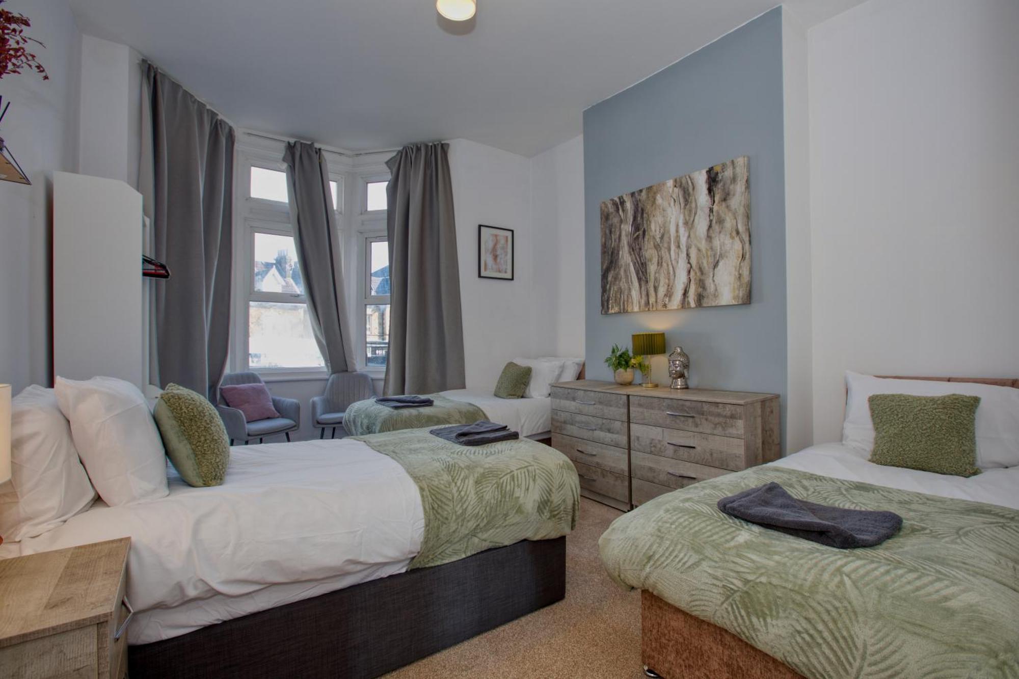 Temple Meads Station: Stylish 3-bed With Free Parking Apartment Bristol