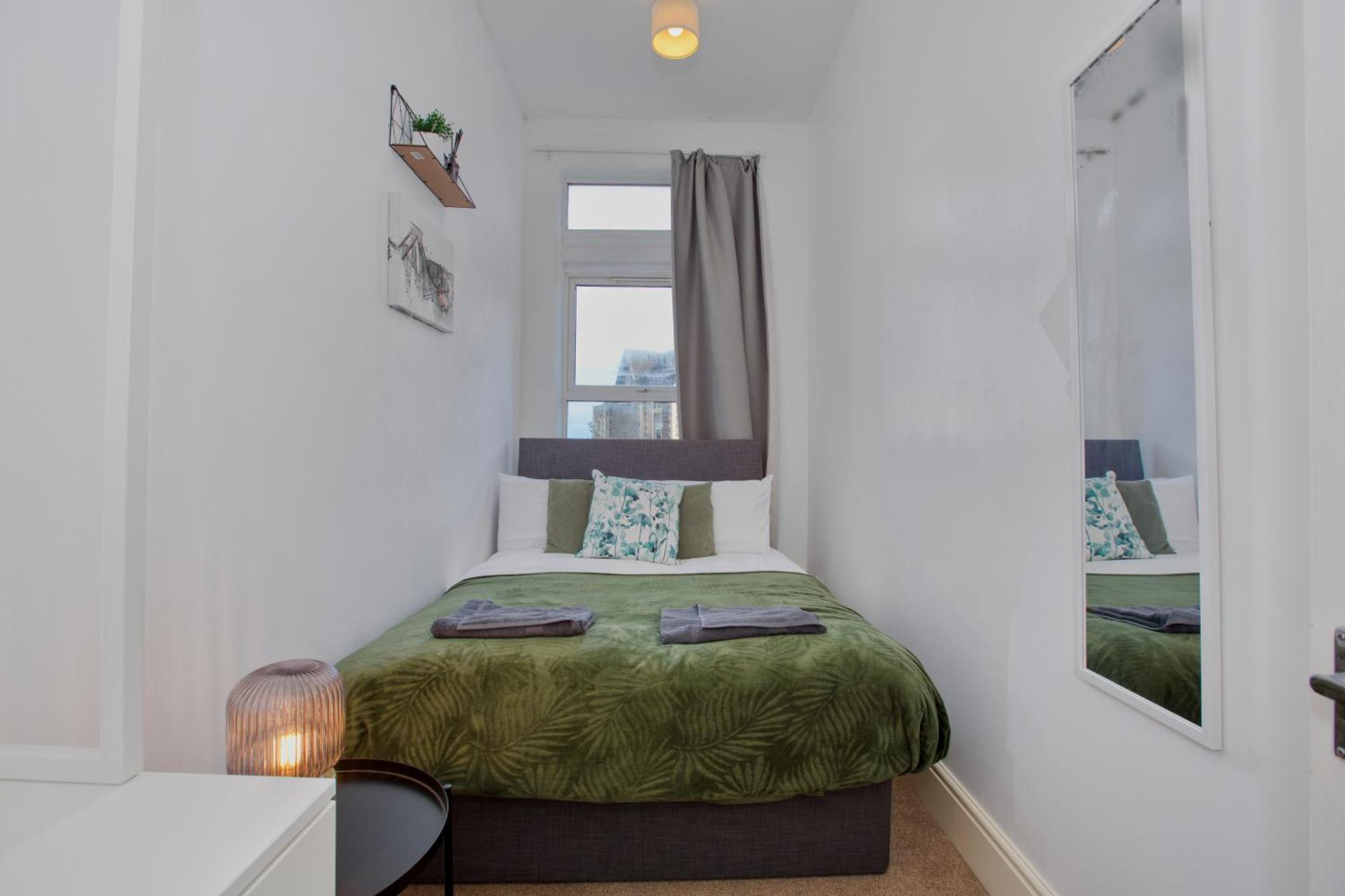 Temple Meads Station: Stylish 3-bed With Free Parking Bristol