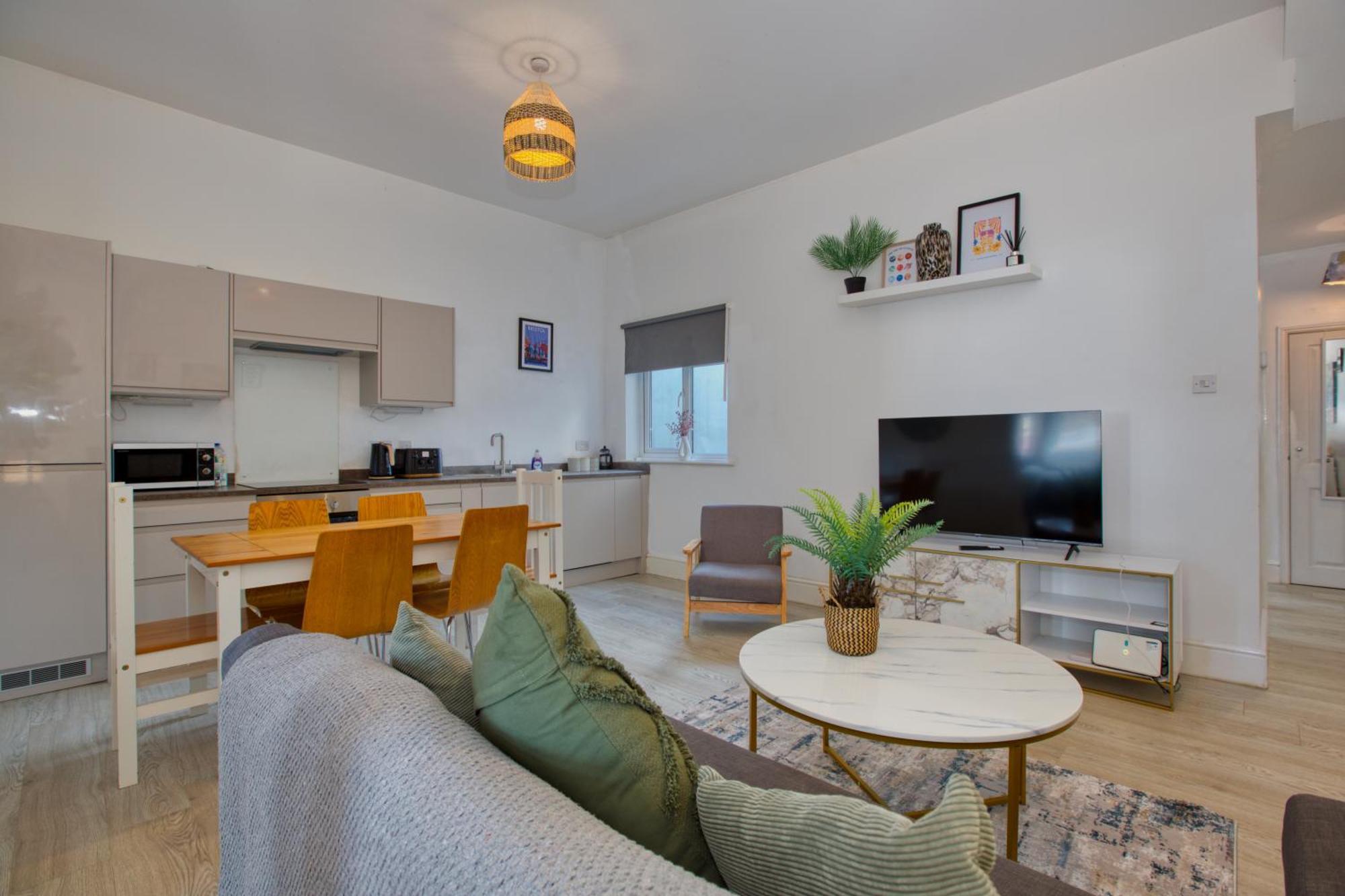 Temple Meads Station: Stylish 3-bed With Free Parking *